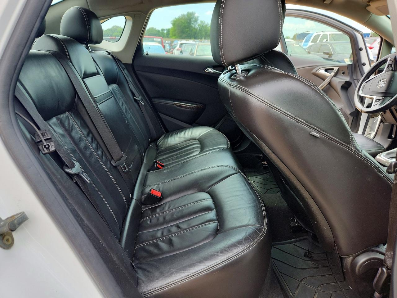 2013 Buick Verano White vin: 1G4PS5SK2D4175638