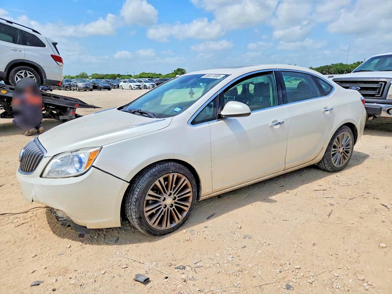 2013 Buick Verano White vin: 1G4PS5SK2D4194495