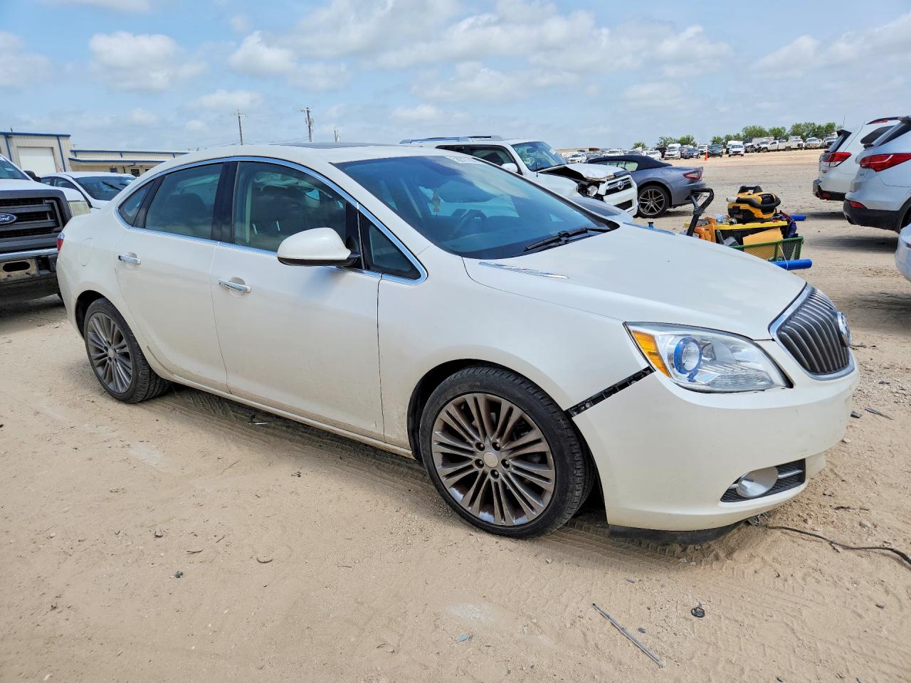 2013 Buick Verano White vin: 1G4PS5SK2D4194495