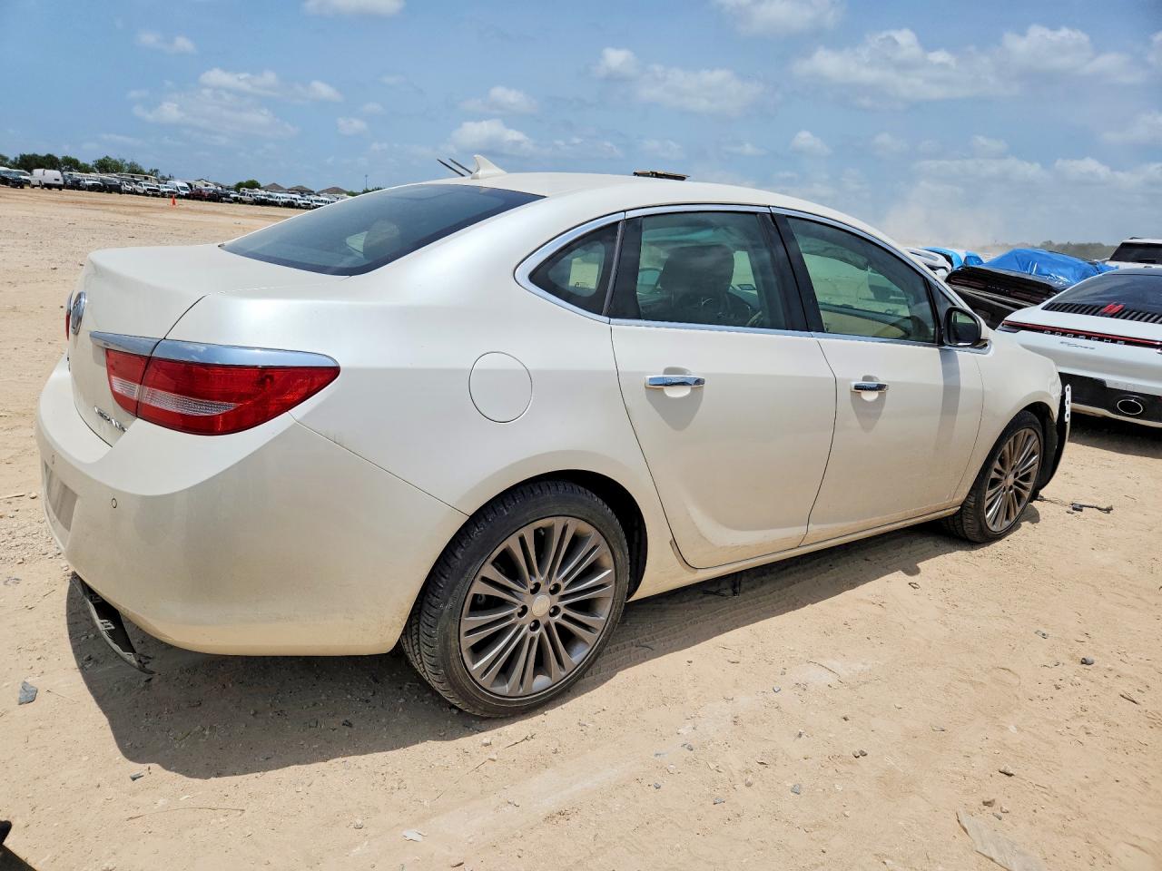 2013 Buick Verano White vin: 1G4PS5SK2D4194495