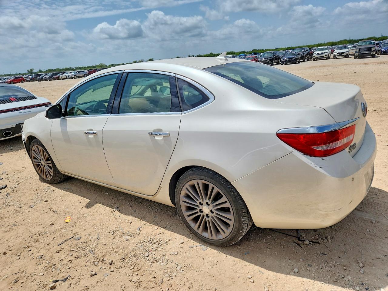 2013 Buick Verano White vin: 1G4PS5SK2D4194495