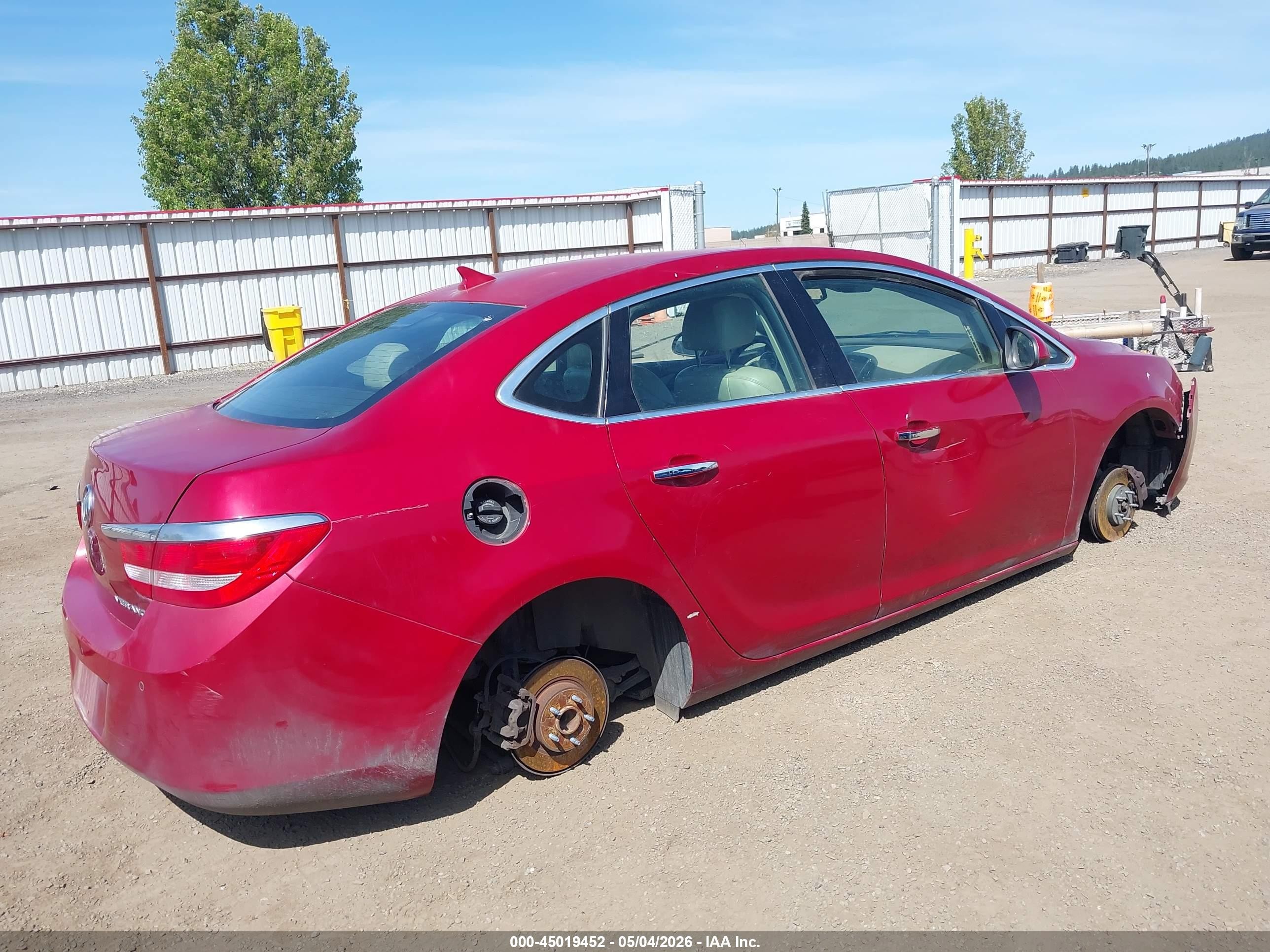 2014 Buick Verano Leather Group Red vin: 1G4PS5SK2E4118504
