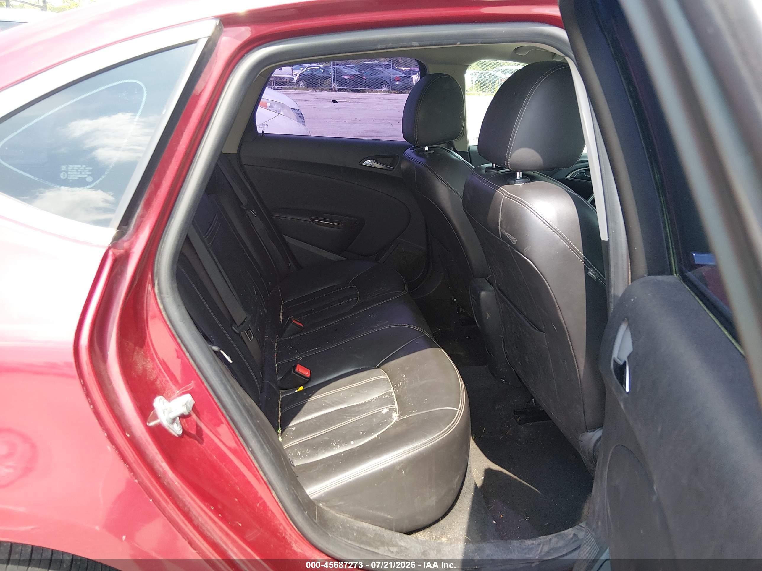 2015 Buick Verano Leather Group Red vin: 1G4PS5SK2F4160818