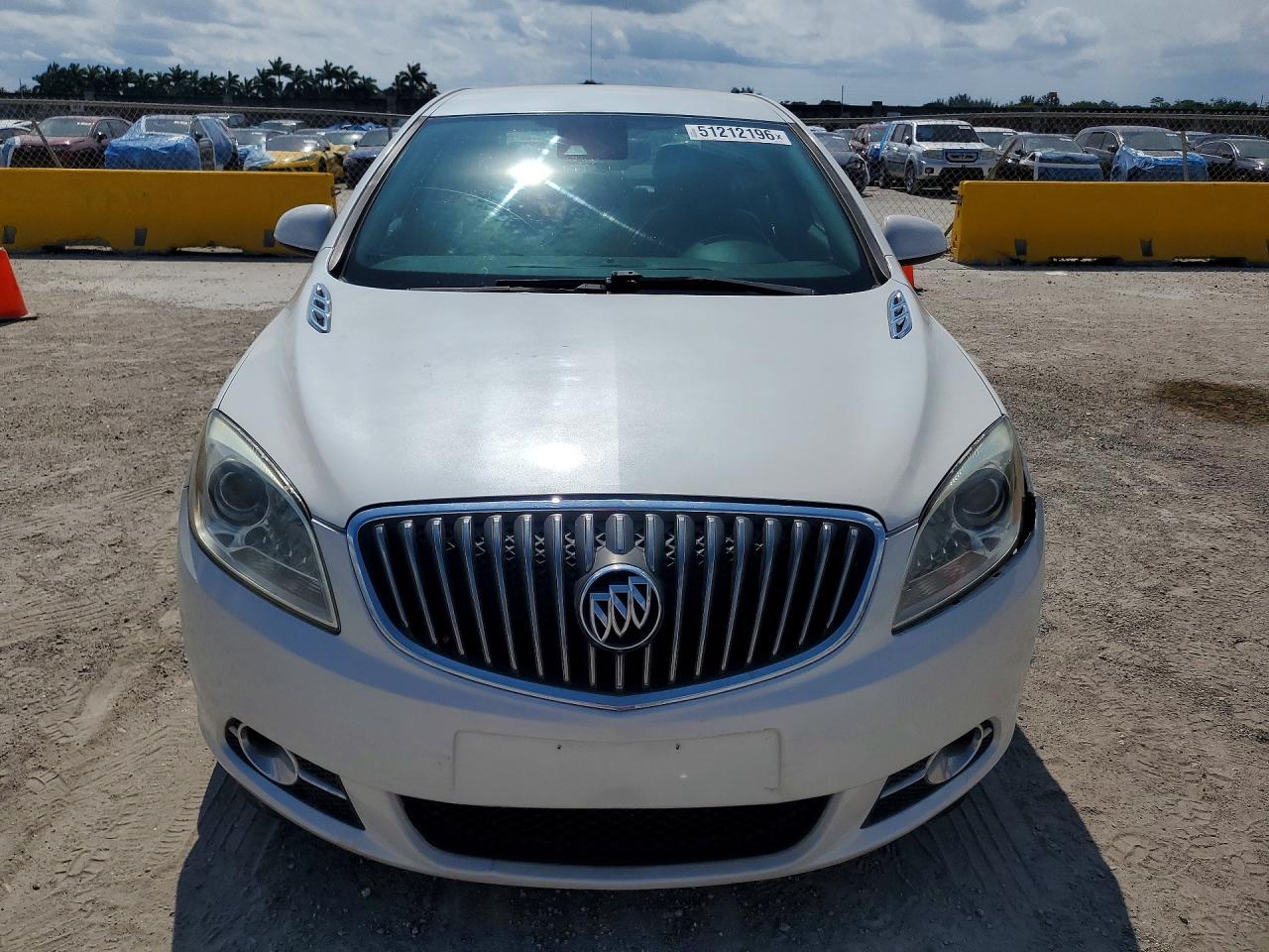 2015 Buick Verano White vin: 1G4PS5SK2F4164870