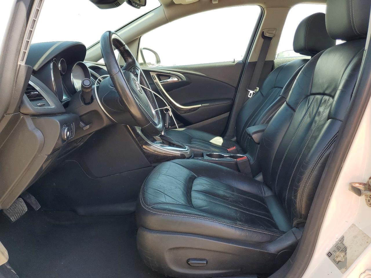 2015 Buick Verano White vin: 1G4PS5SK2F4164870