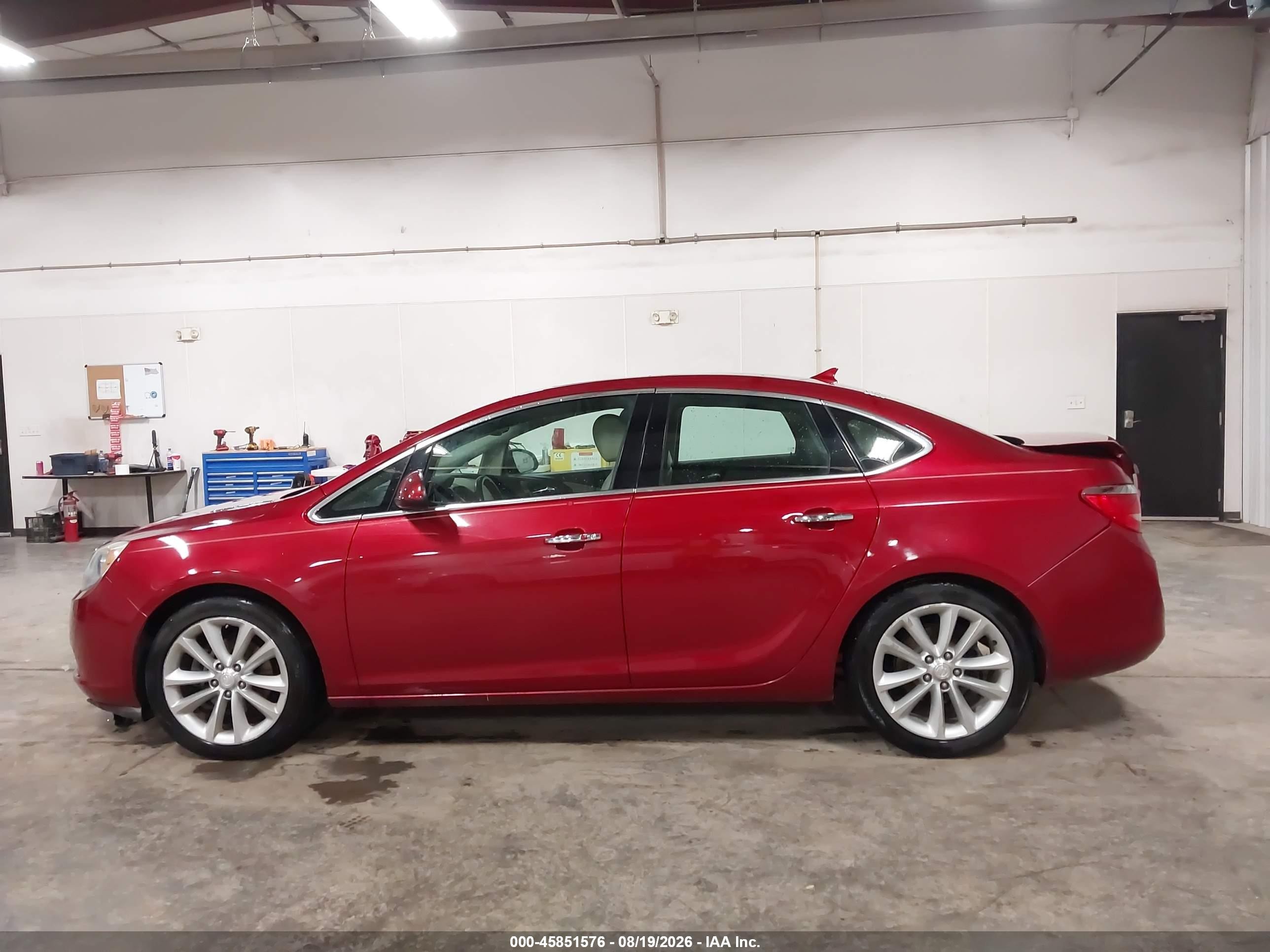 2012 Buick Verano Leather Group Красный vin: 1G4PS5SK3C4143232