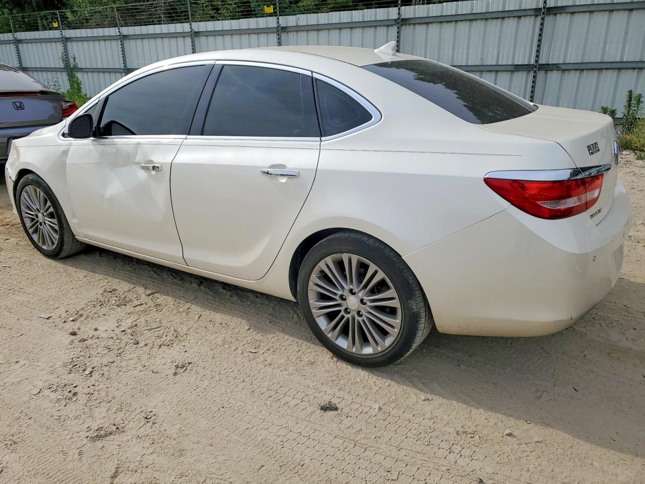 2012 Buick Verano Белый vin: 1G4PS5SK3C4172987