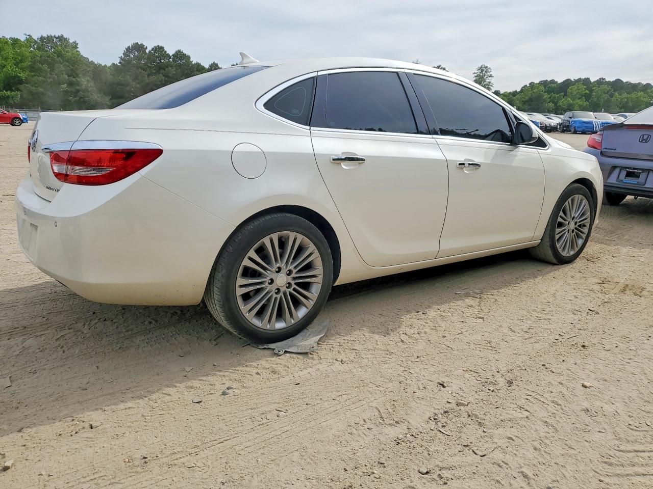 2012 Buick Verano Белый vin: 1G4PS5SK3C4172987