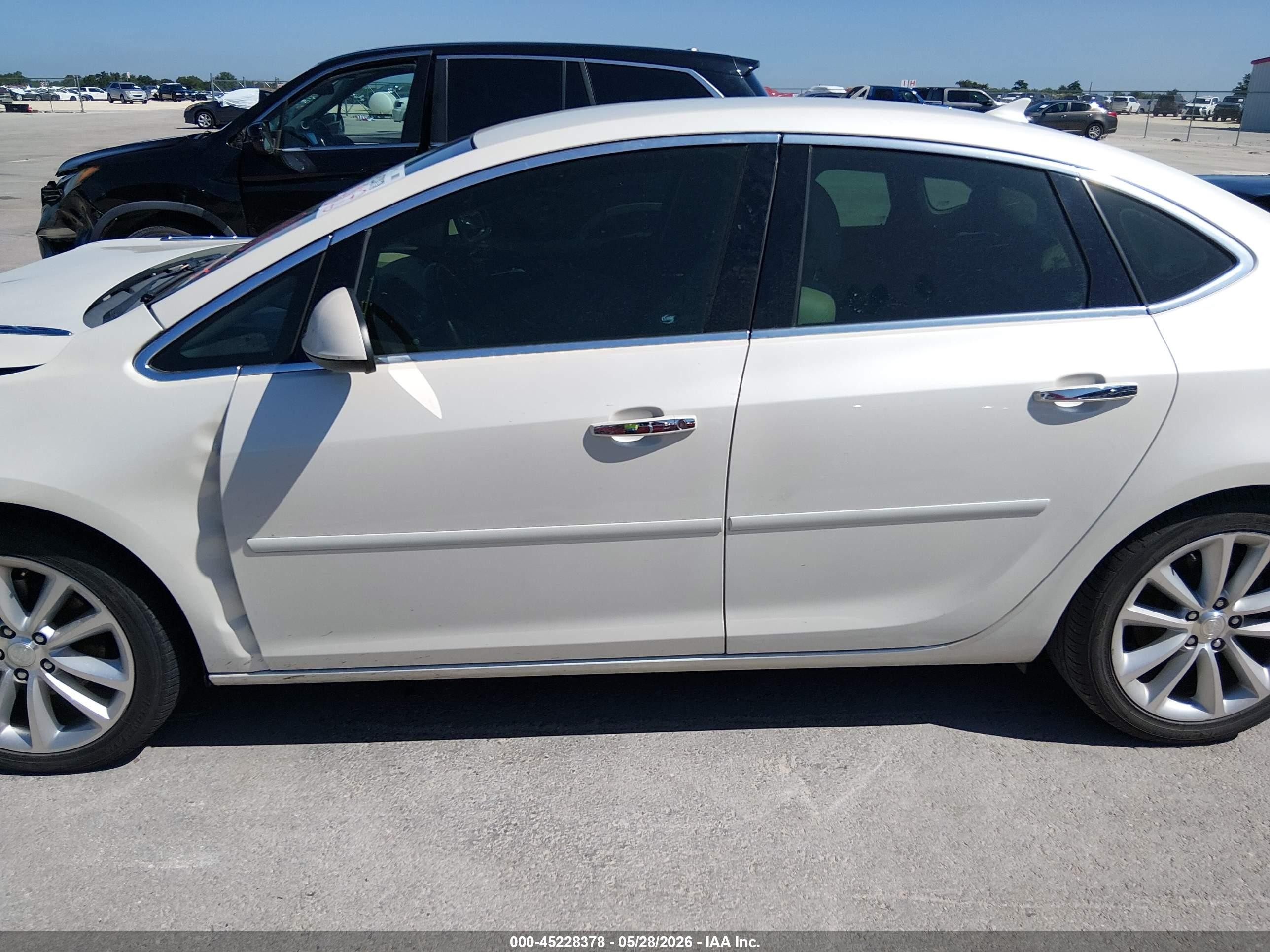 2013 Buick Verano Leather Group White vin: 1G4PS5SK3D4171047