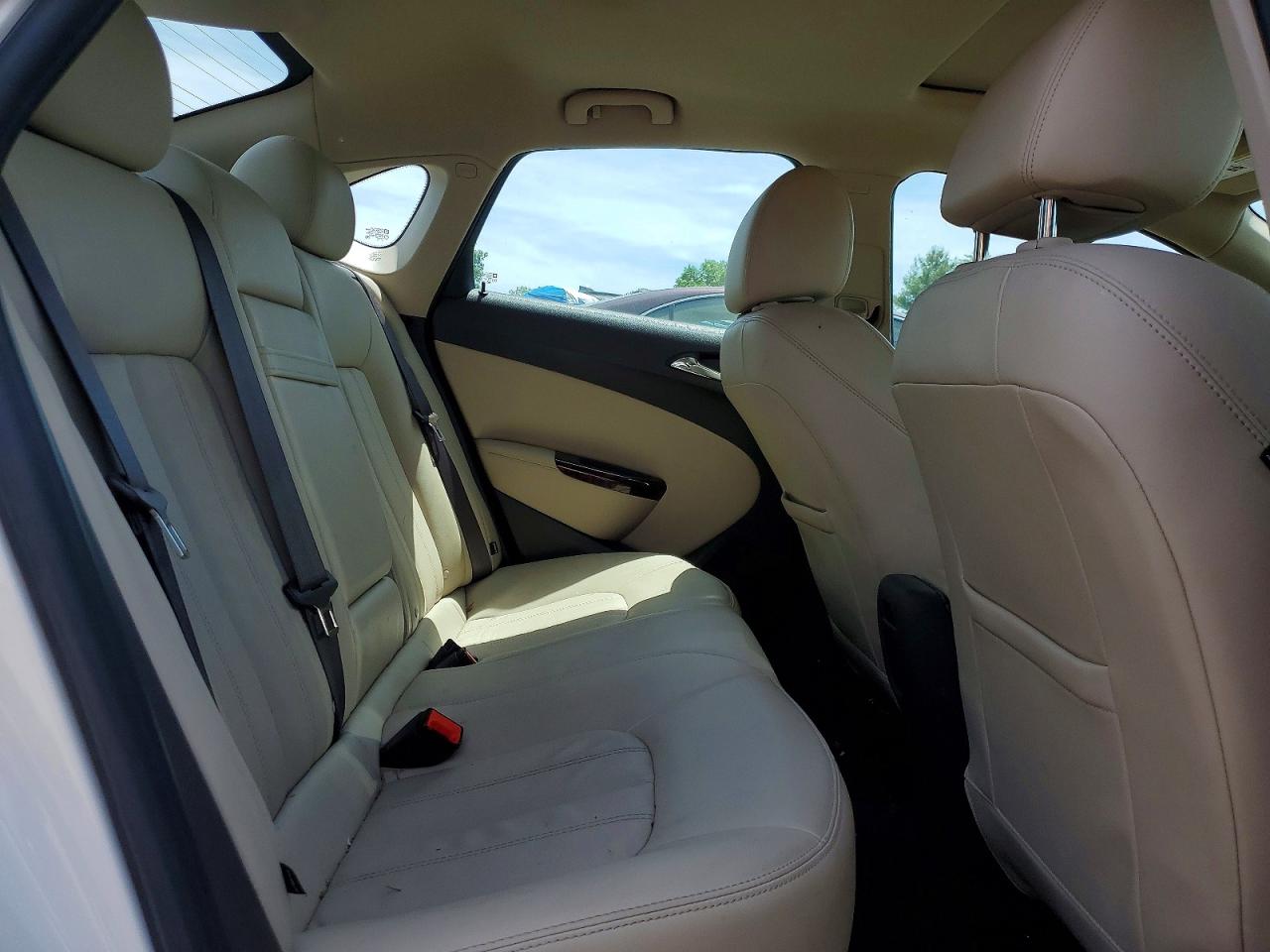 2015 Buick Verano White vin: 1G4PS5SK3F4155918