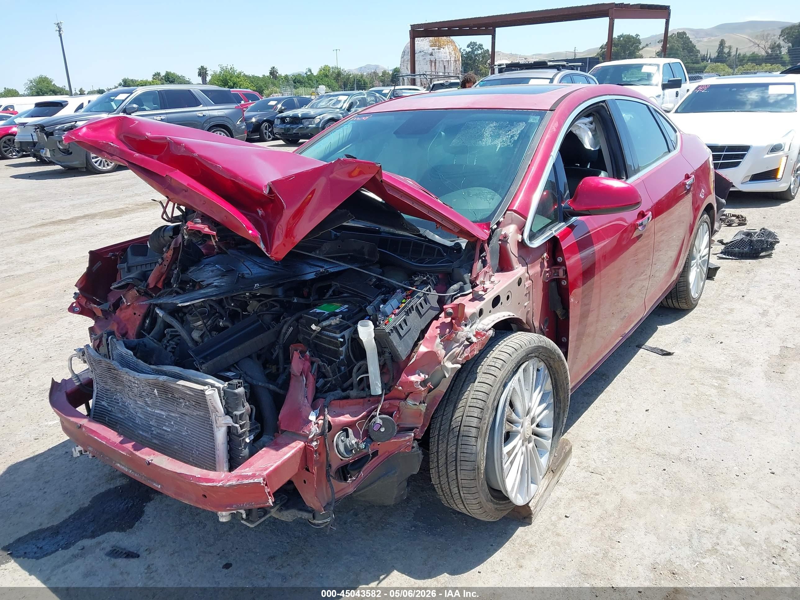2012 Buick Verano Leather Group Красный vin: 1G4PS5SK5C4225513