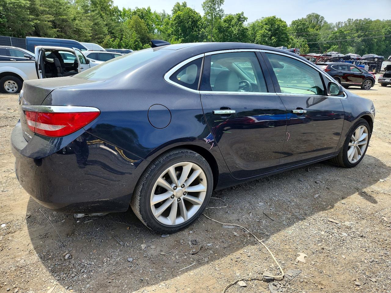 2015 Buick Verano Синий vin: 1G4PS5SK5F4150025