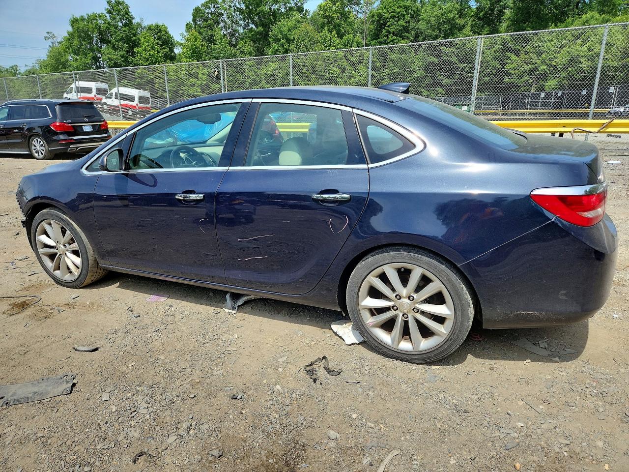 2015 Buick Verano Синий vin: 1G4PS5SK5F4150025