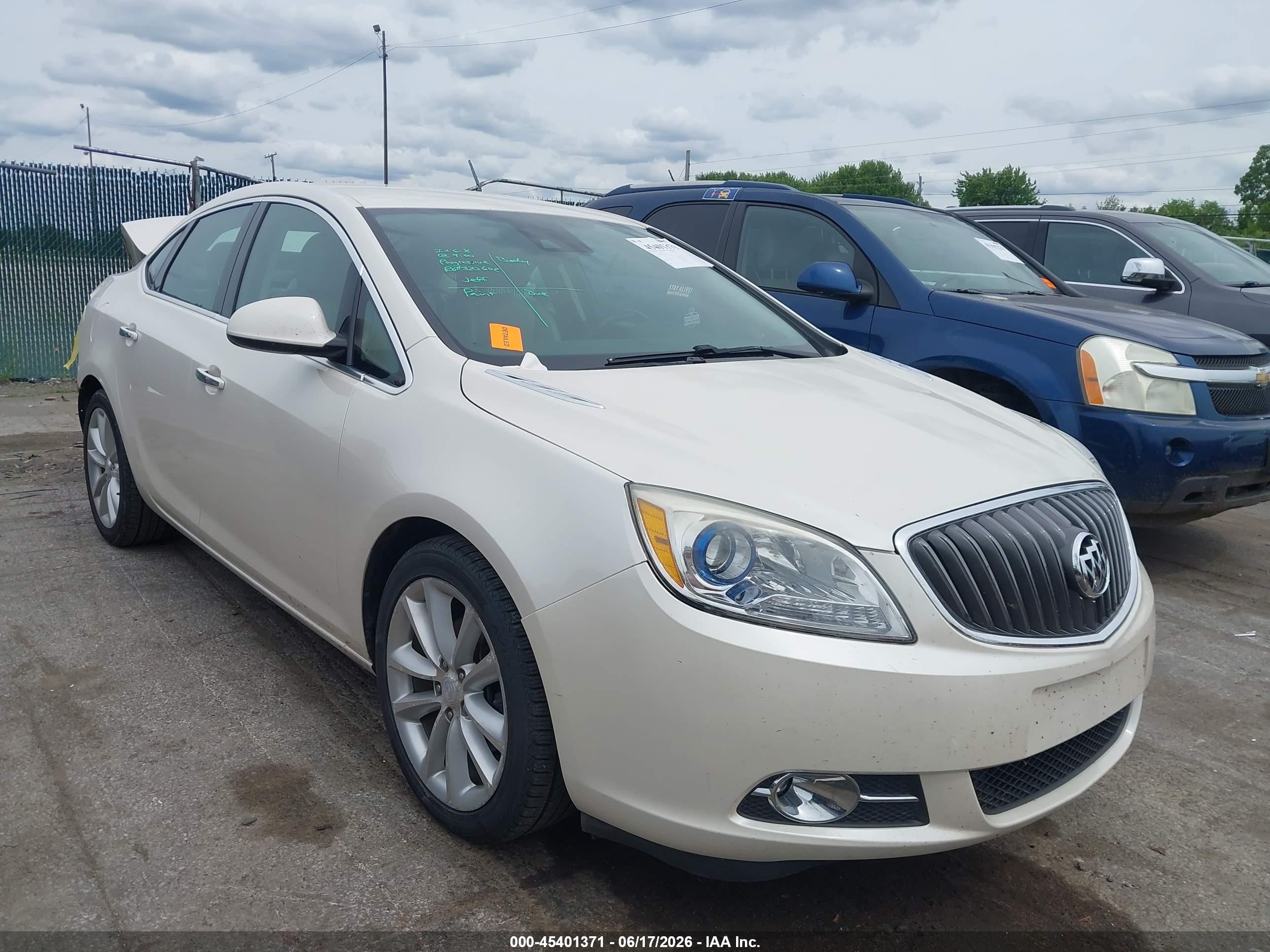 2015 Buick Verano Leather Group White vin: 1G4PS5SK5F4208554