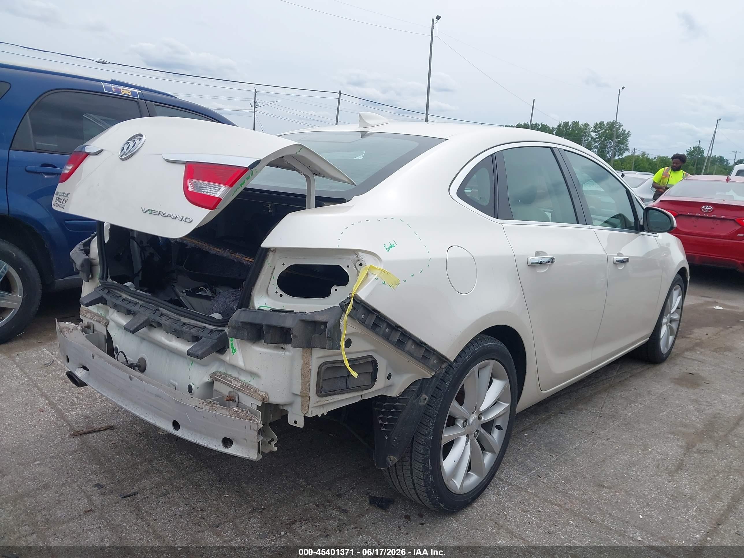 2015 Buick Verano Leather Group White vin: 1G4PS5SK5F4208554