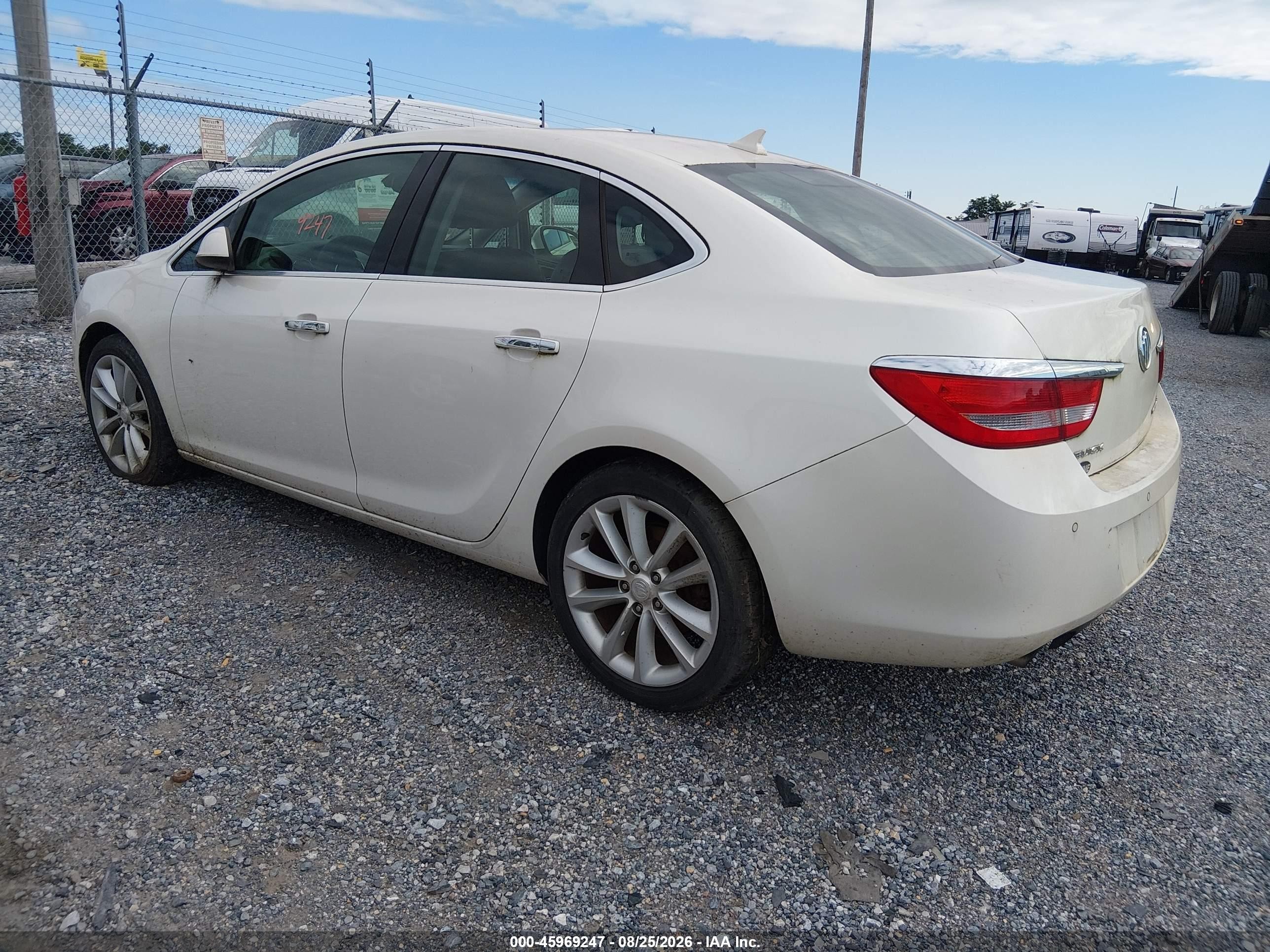 2013 Buick Verano Leather Group White vin: 1G4PS5SK6D4102434