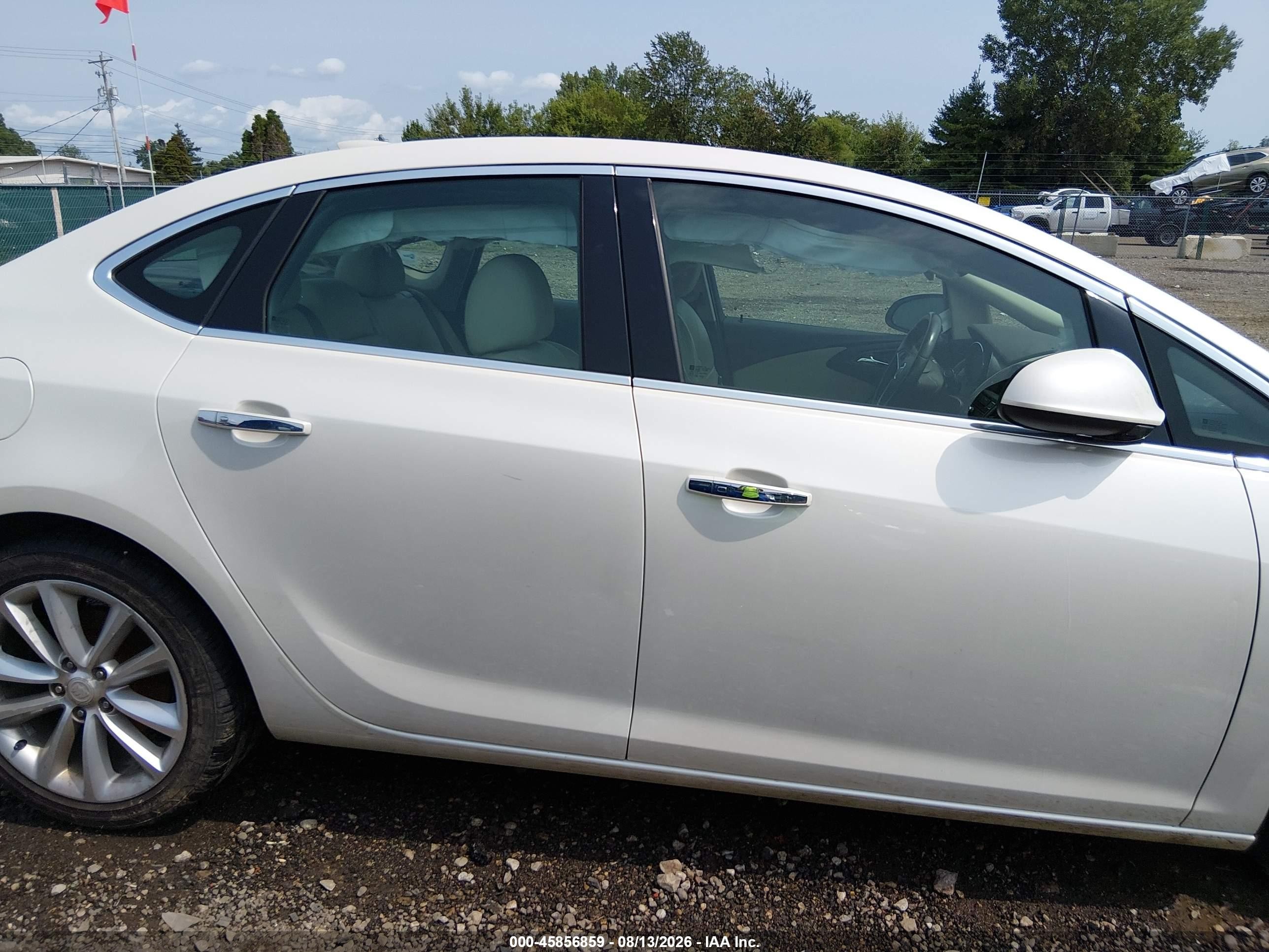 2015 Buick Verano Leather Group White vin: 1G4PS5SK6F4162250