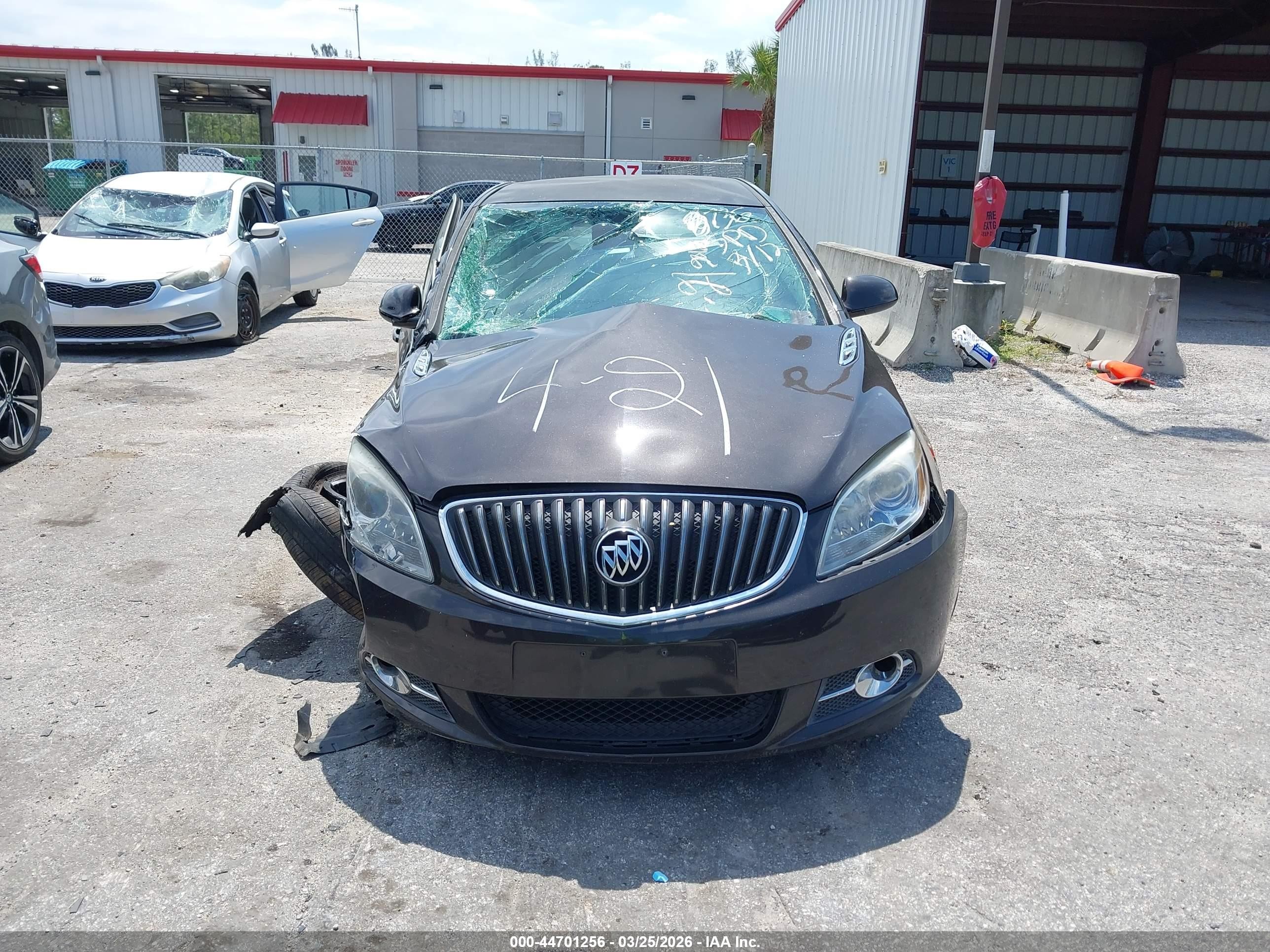 2012 Buick Verano Leather Group Коричневый vin: 1G4PS5SK7C4228736