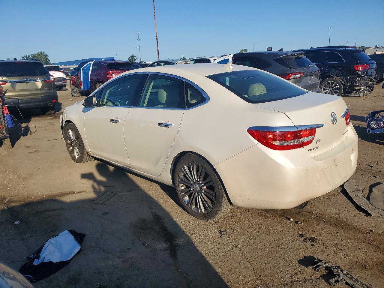 2013 Buick Verano White vin: 1G4PS5SK7D4130095