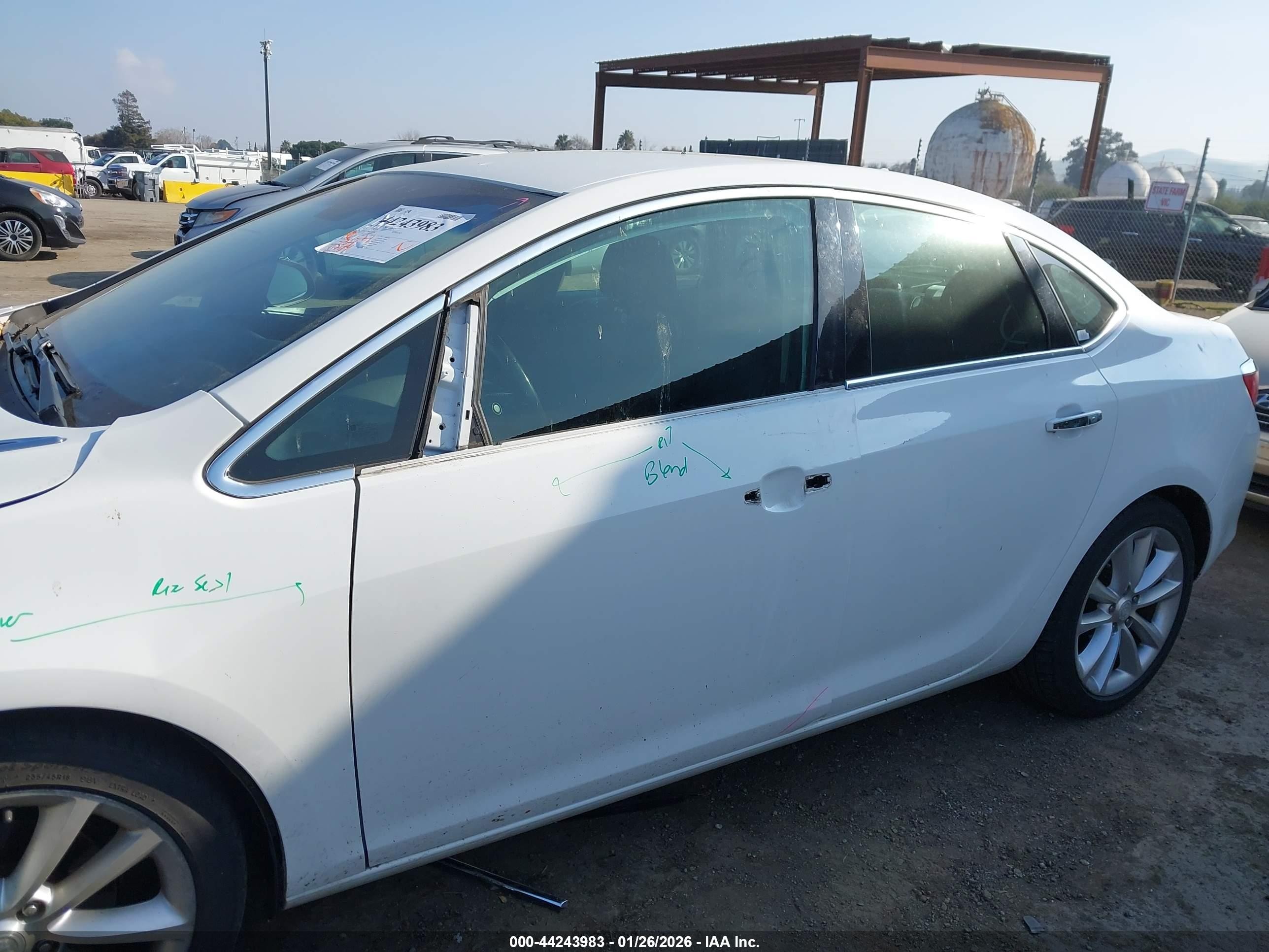 2013 Buick Verano Leather Group White vin: 1G4PS5SK8D4203135