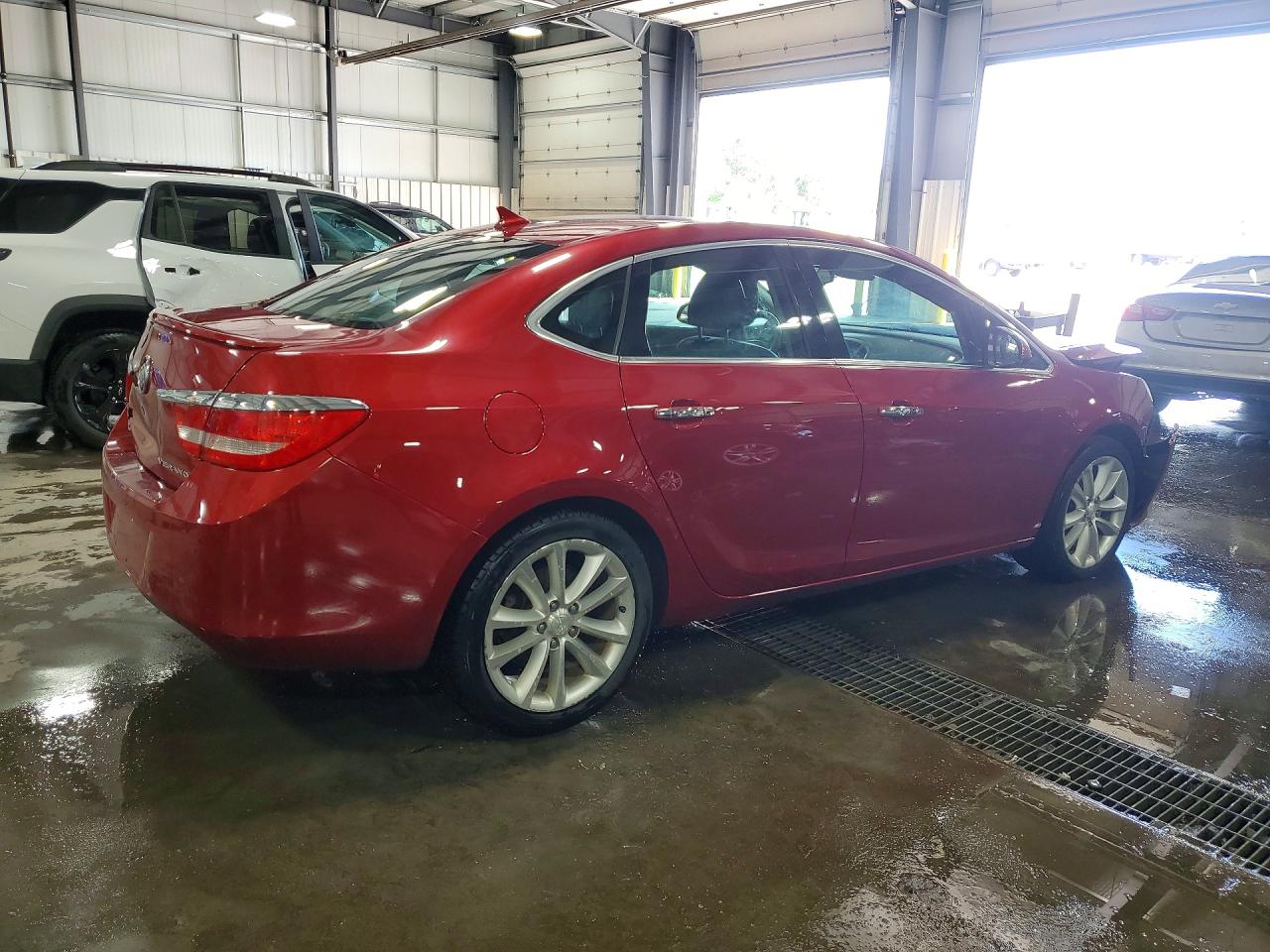 2014 Buick Verano Red vin: 1G4PS5SK8E4146839