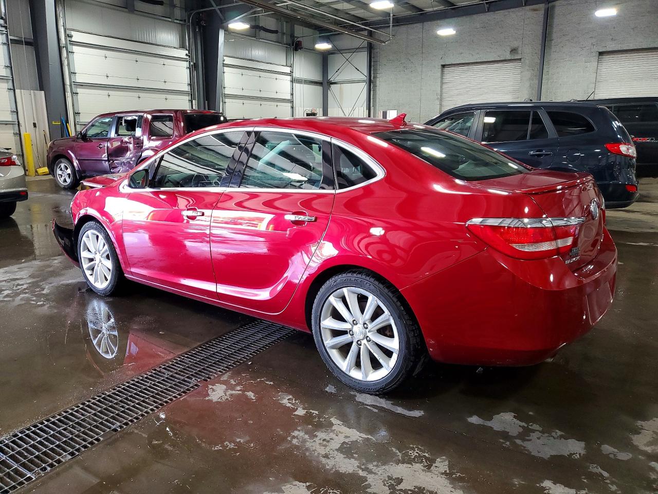 2014 Buick Verano Red vin: 1G4PS5SK8E4146839