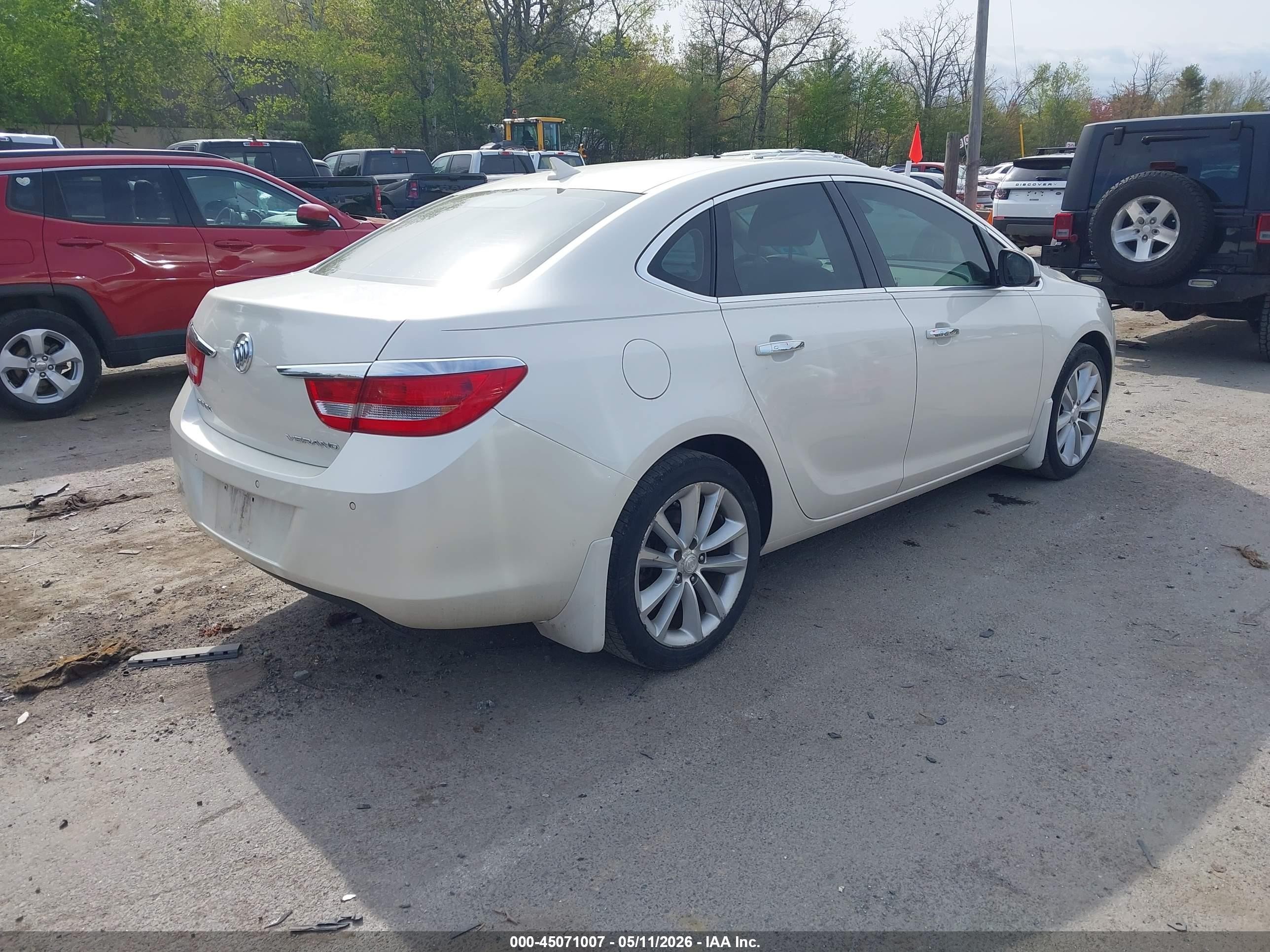 2014 Buick Verano Leather Group Кремовый vin: 1G4PS5SK8E4236282