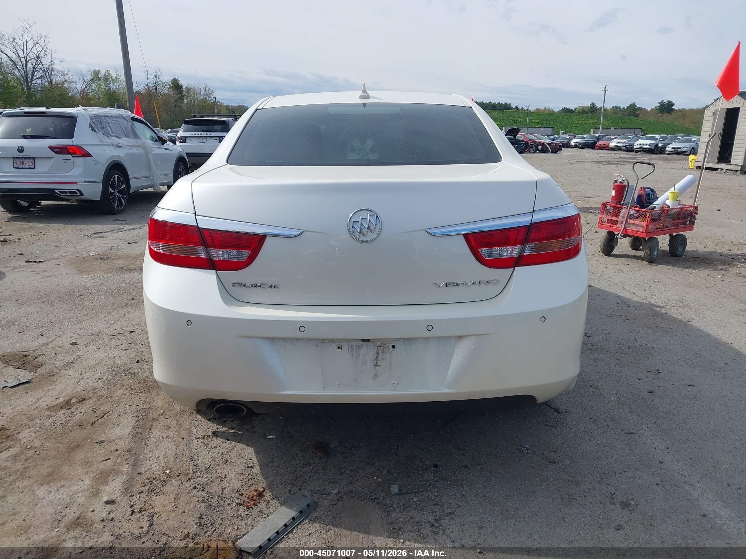 2014 Buick Verano Leather Group Кремовый vin: 1G4PS5SK8E4236282