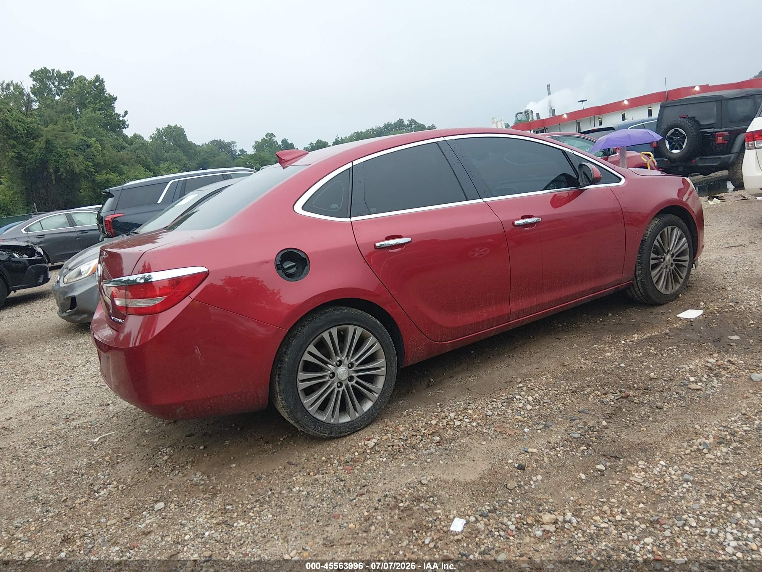 2015 Buick Verano Leather Group Red vin: 1G4PS5SK8F4166171