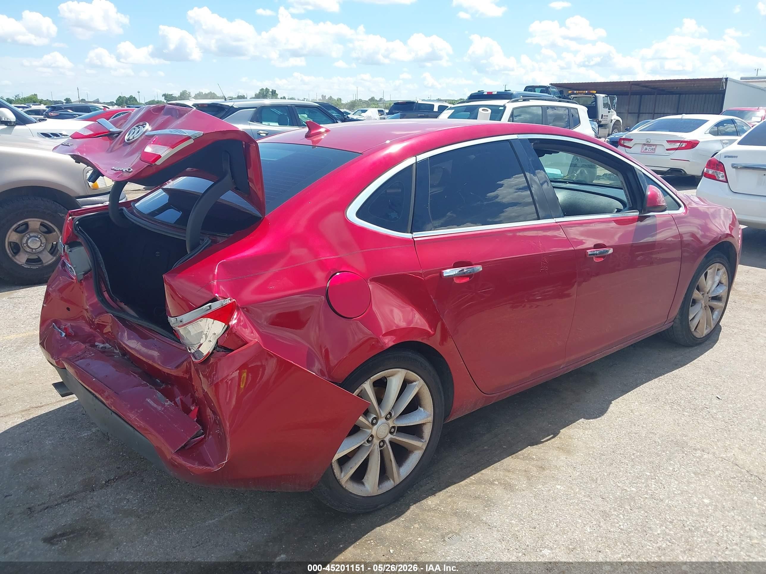 2014 Buick Verano Leather Group Red vin: 1G4PS5SK9E4199842