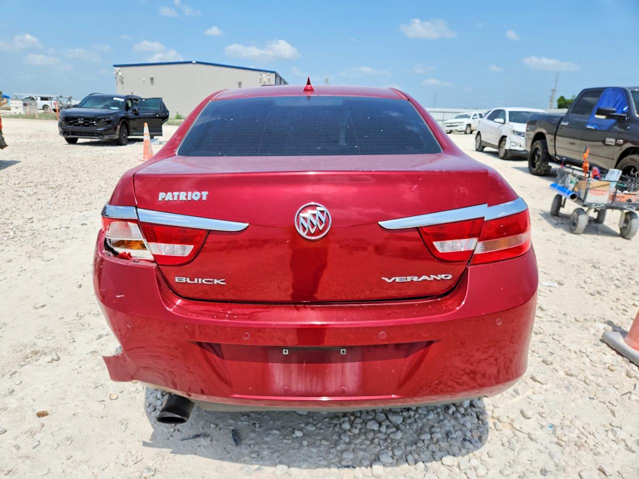 2013 Buick Verano Red vin: 1G4PS5SKXD4251428