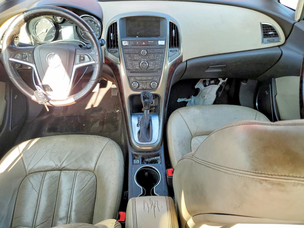 2014 Buick Verano Red vin: 1G4PS5SKXE4112191