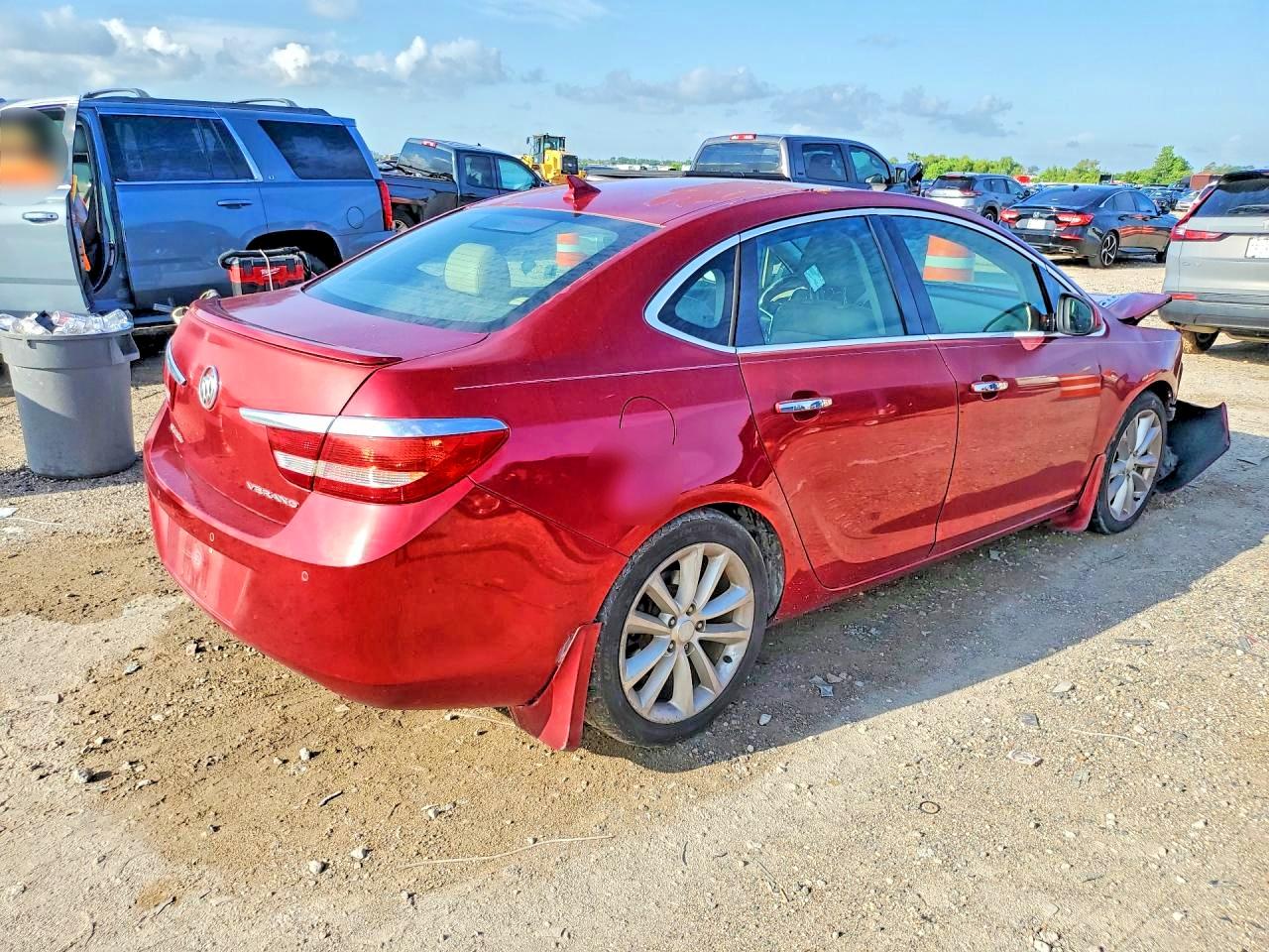 2014 Buick Verano Red vin: 1G4PS5SKXE4112191