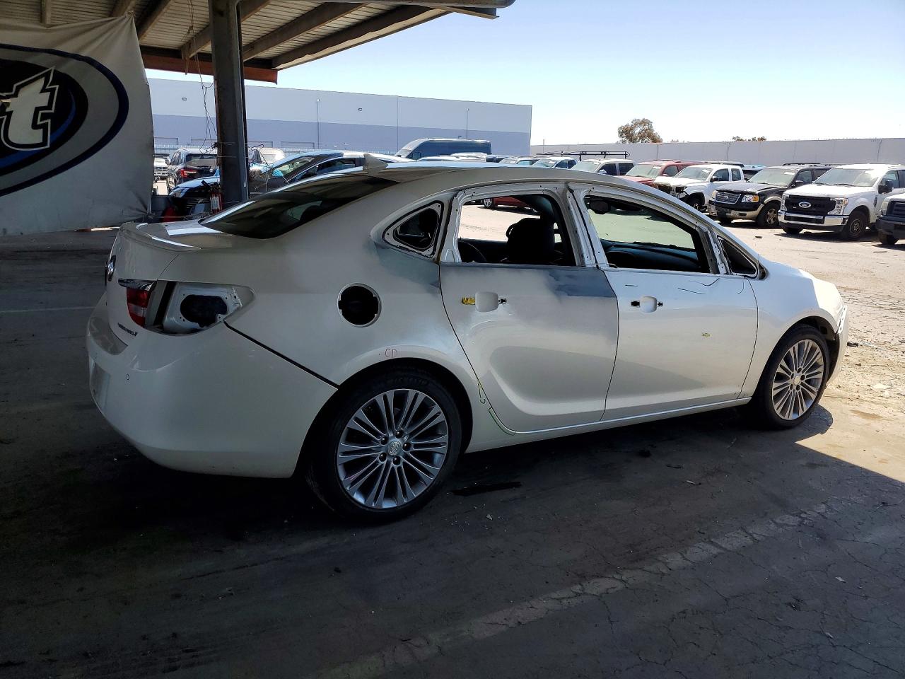 2014 Buick Verano Premium Белый vin: 1G4PT5SV2E4114895
