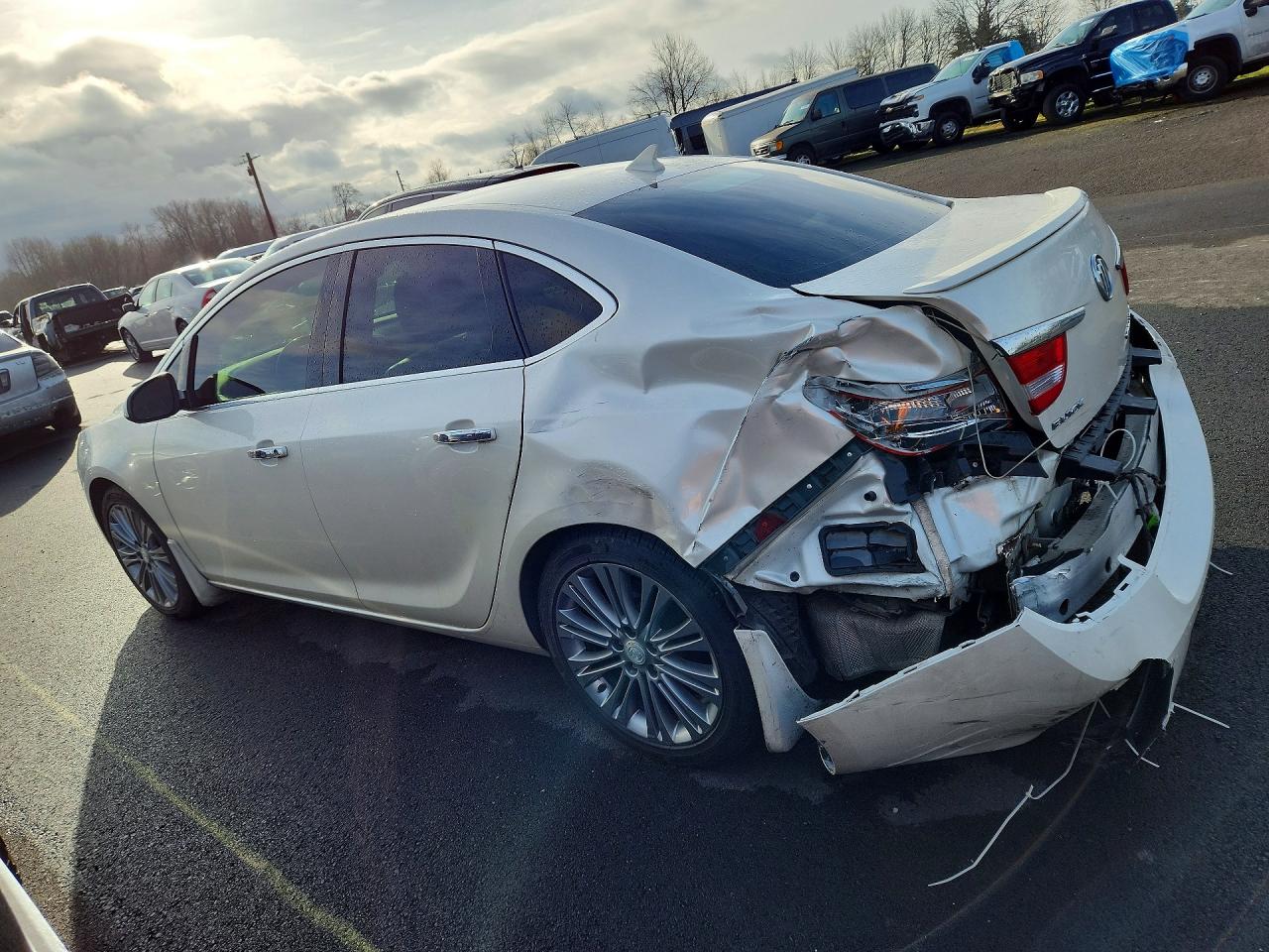 2014 Buick Verano Premium White vin: 1G4PT5SV5E4148099
