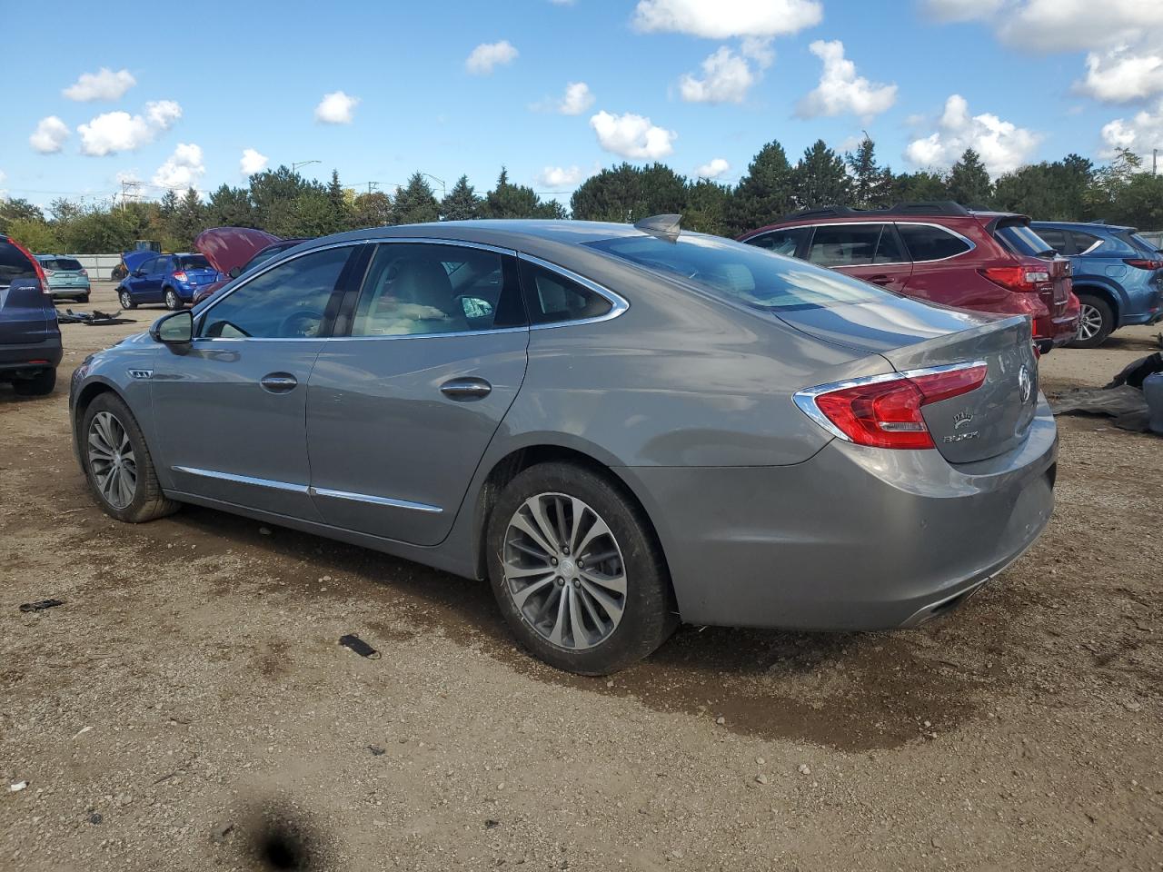 2018 Buick Lacrosse Preferred Beige vin: 1G4ZN5SS2JU147219
