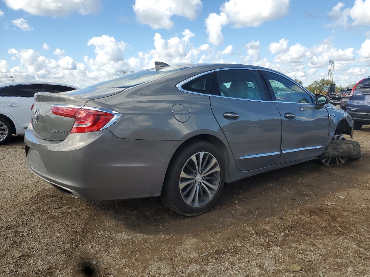 2018 Buick Lacrosse Preferred Beige vin: 1G4ZN5SS2JU147219
