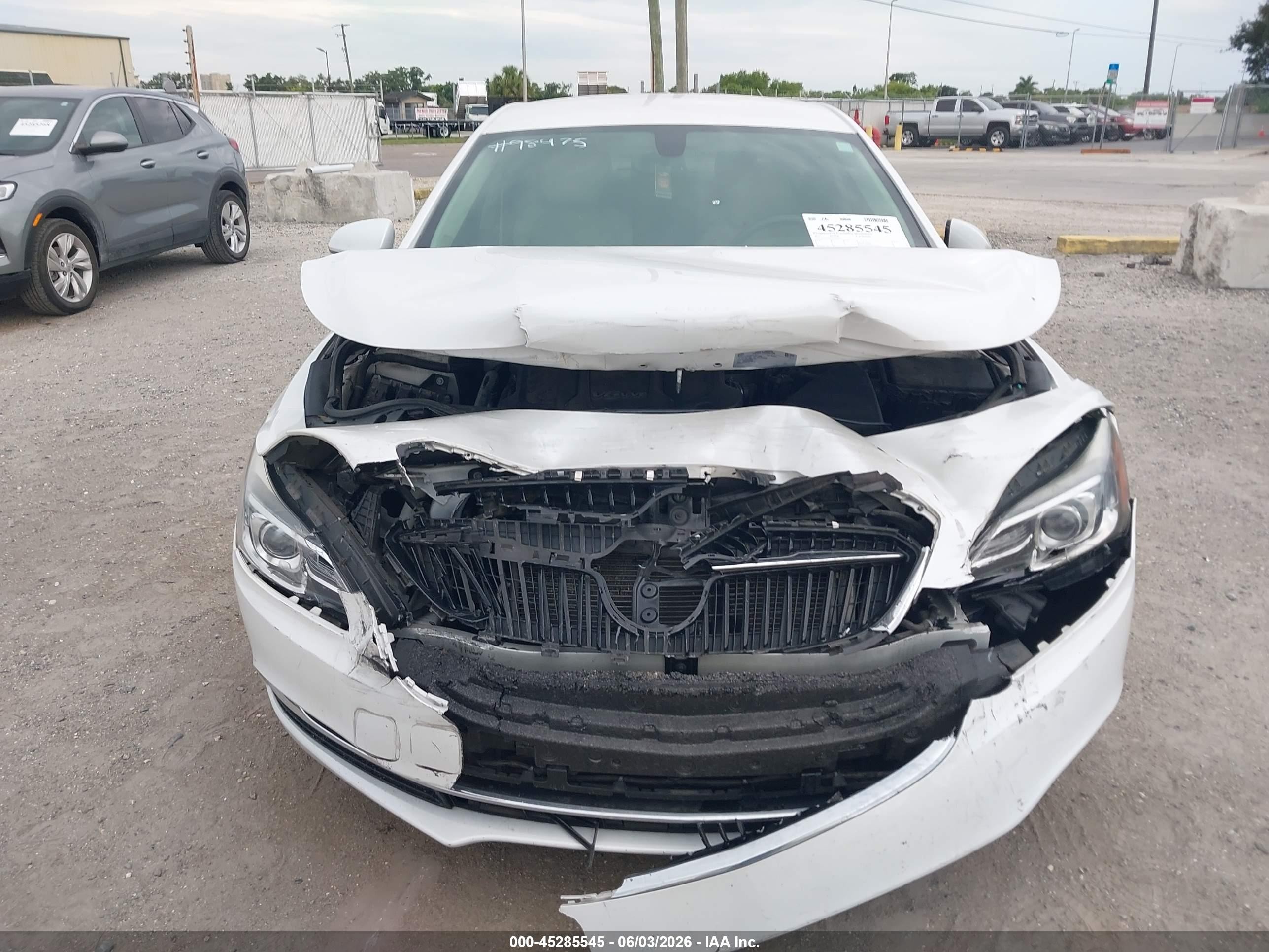 2017 Buick Lacrosse Essence White vin: 1G4ZP5SS1HU182645