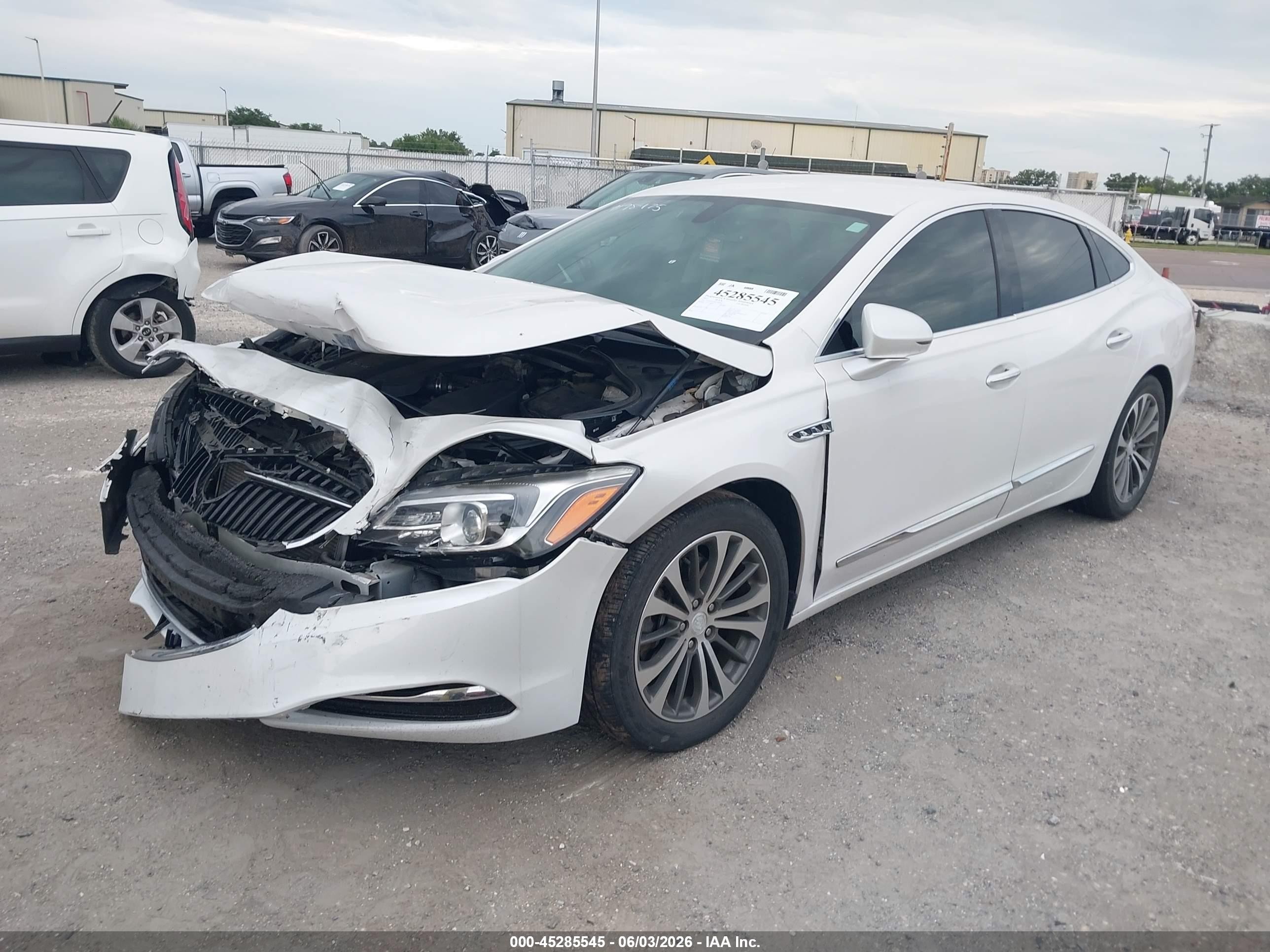 2017 Buick Lacrosse Essence White vin: 1G4ZP5SS1HU182645