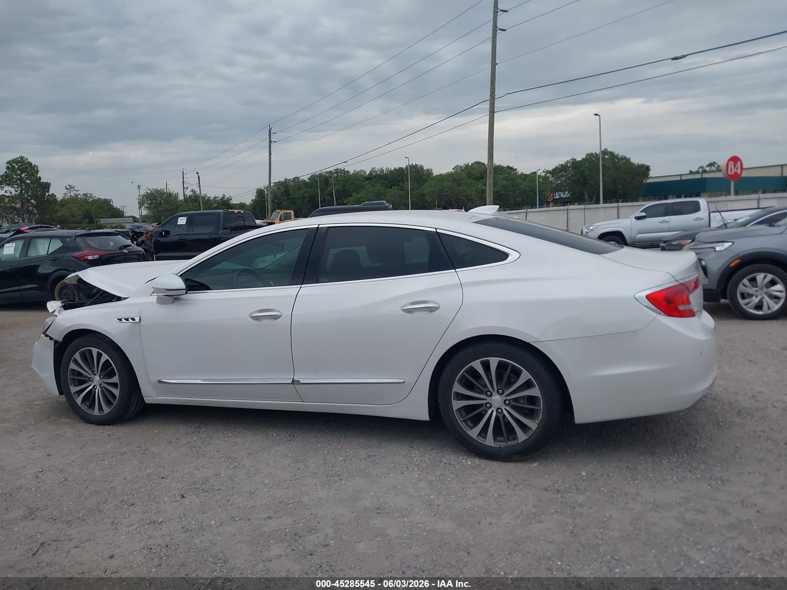 2017 Buick Lacrosse Essence White vin: 1G4ZP5SS1HU182645