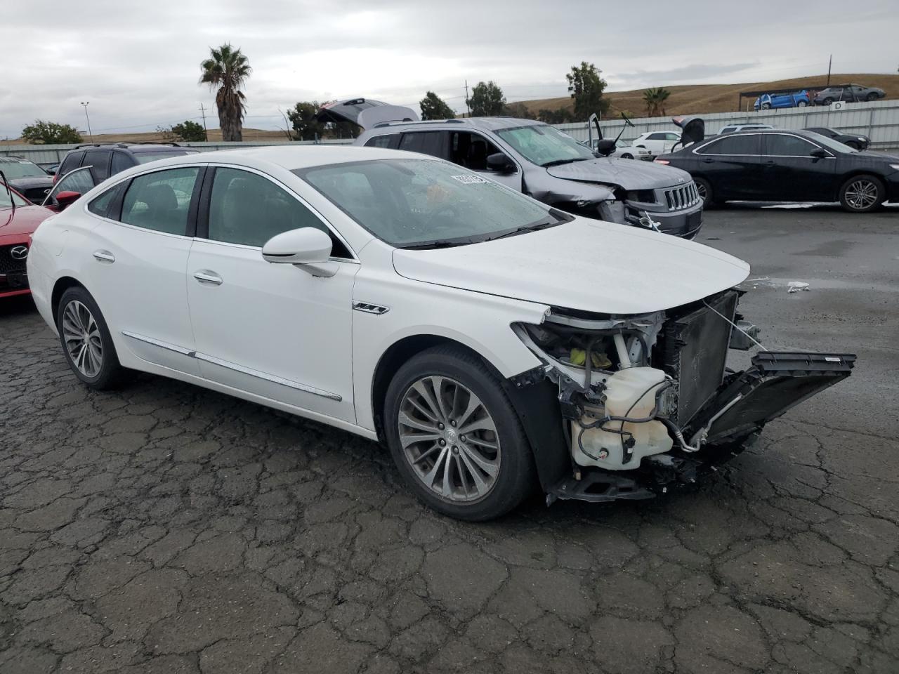 2018 Buick Lacrosse Essence White vin: 1G4ZP5SS1JU137808