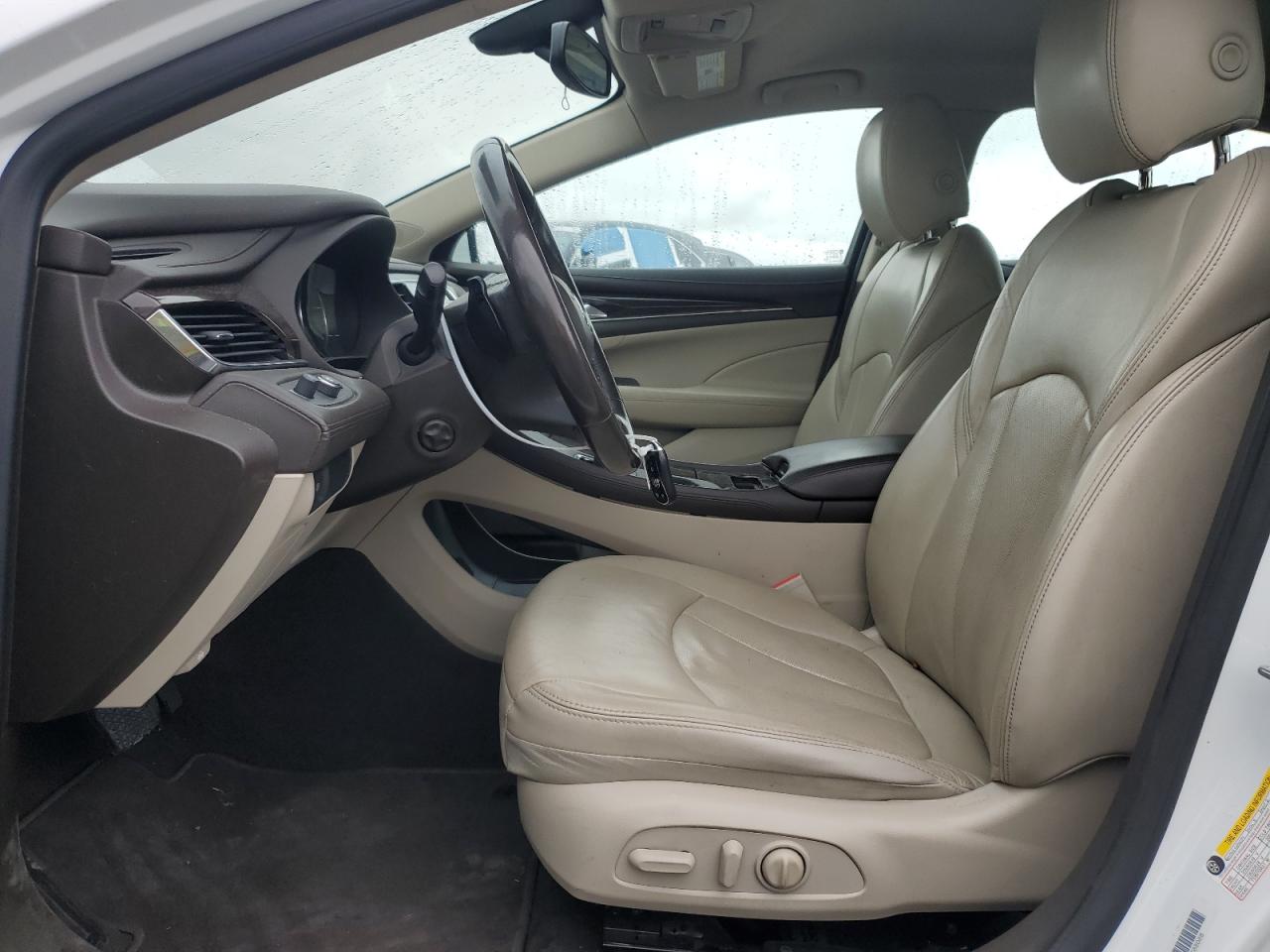 2018 Buick Lacrosse Essence White vin: 1G4ZP5SS1JU137808