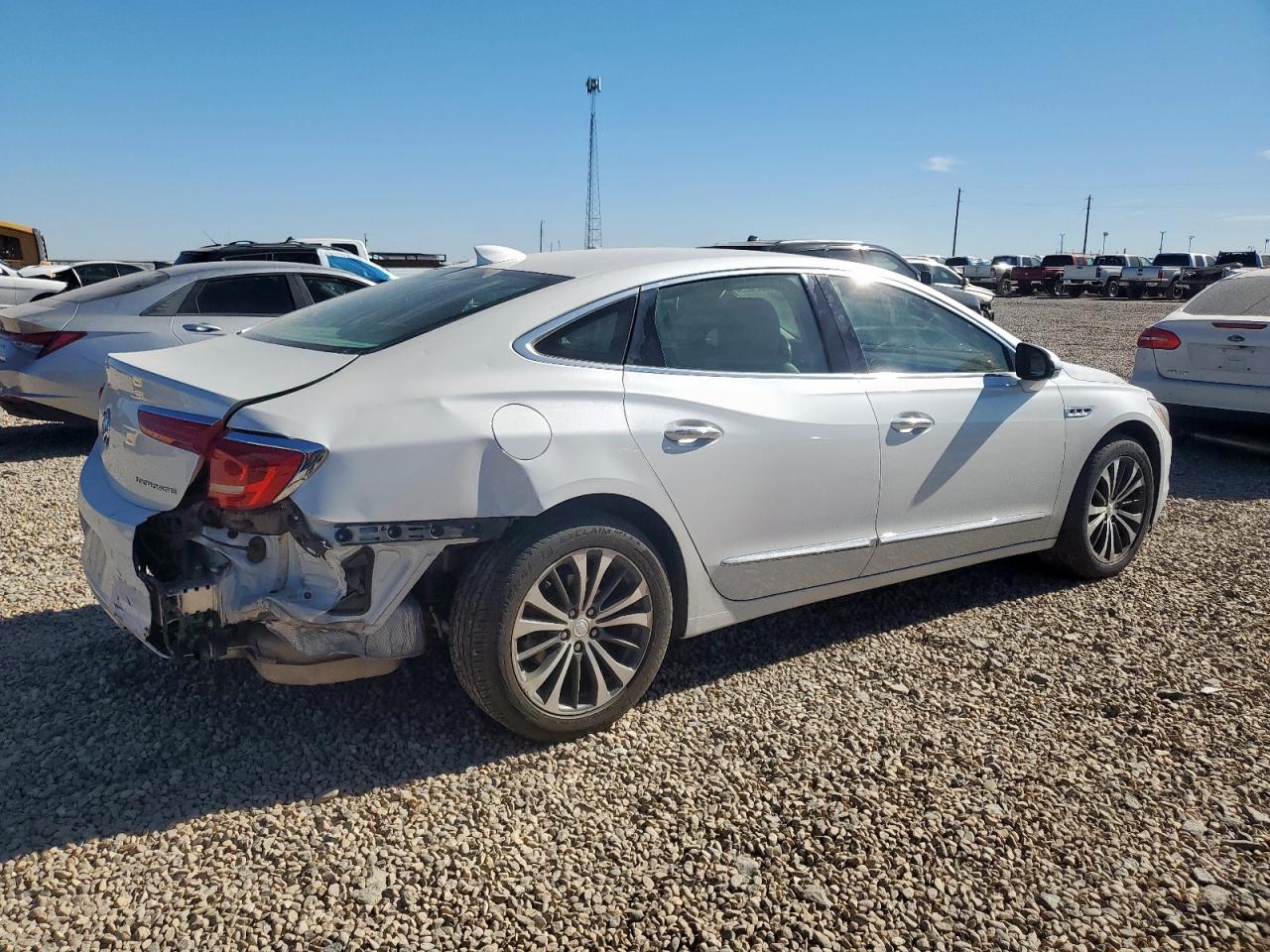 2018 Buick Lacrosse Essence White vin: 1G4ZP5SS2JU106888