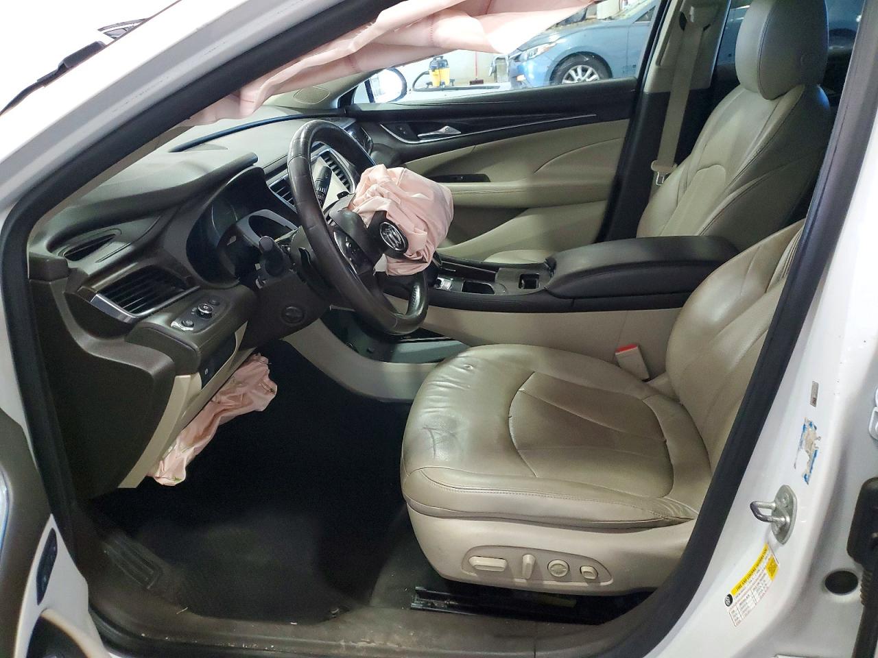 2017 Buick Lacrosse Essence White vin: 1G4ZP5SS8HU198499
