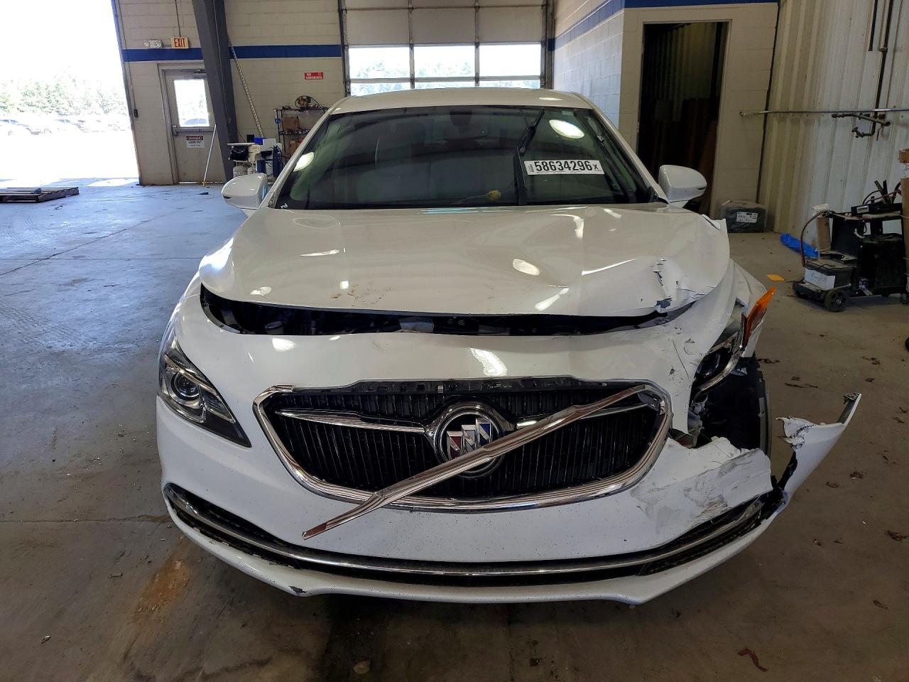 2017 Buick Lacrosse Essence White vin: 1G4ZP5SS8HU198499