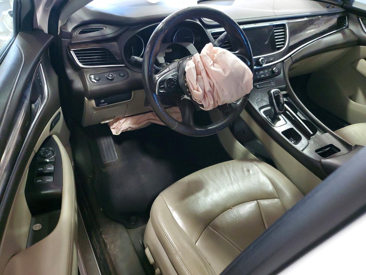 2017 Buick Lacrosse Essence White vin: 1G4ZP5SS8HU198499
