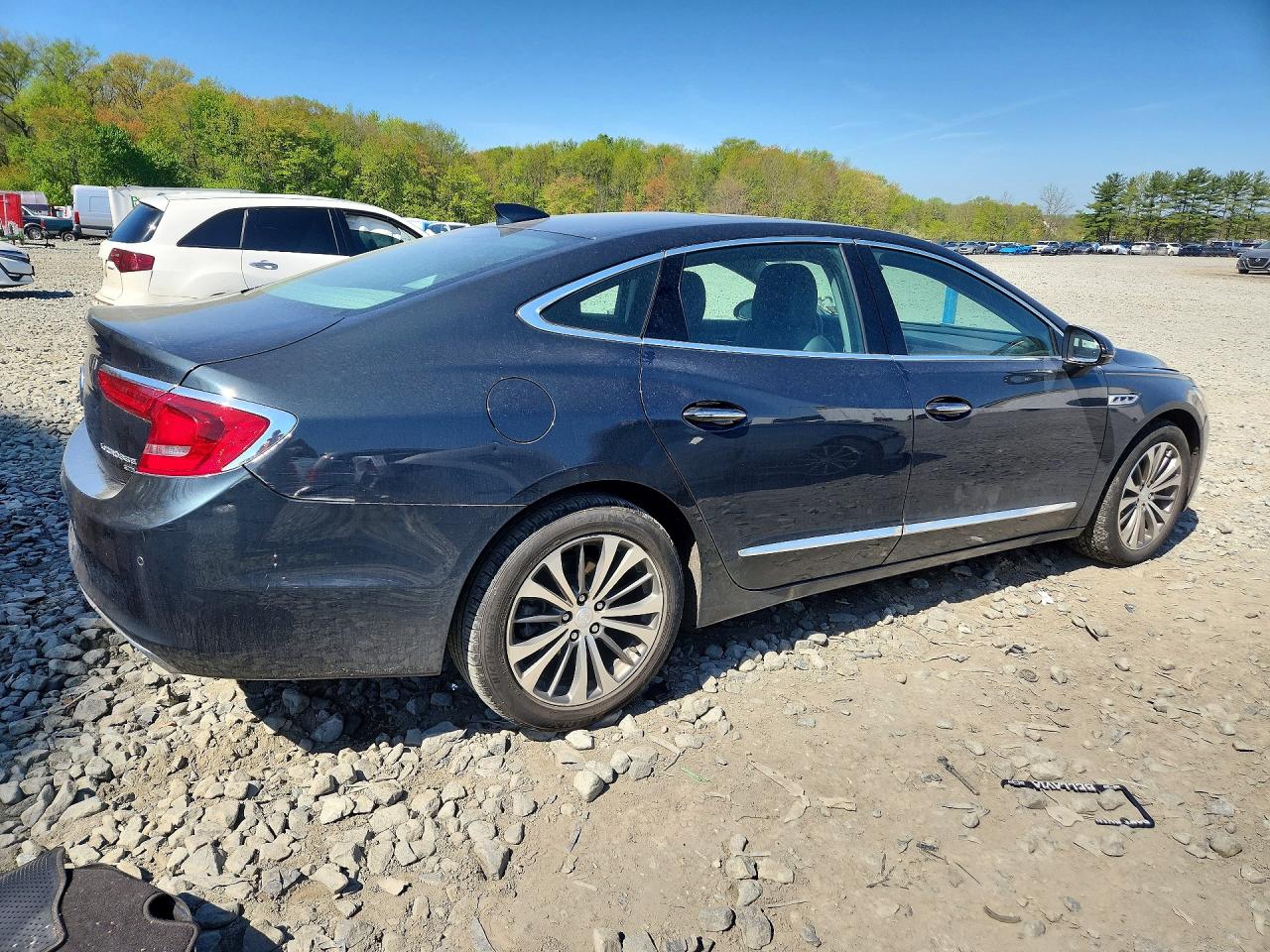 2018 Buick Lacrosse Essence Black vin: 1G4ZP5SS9JU141184