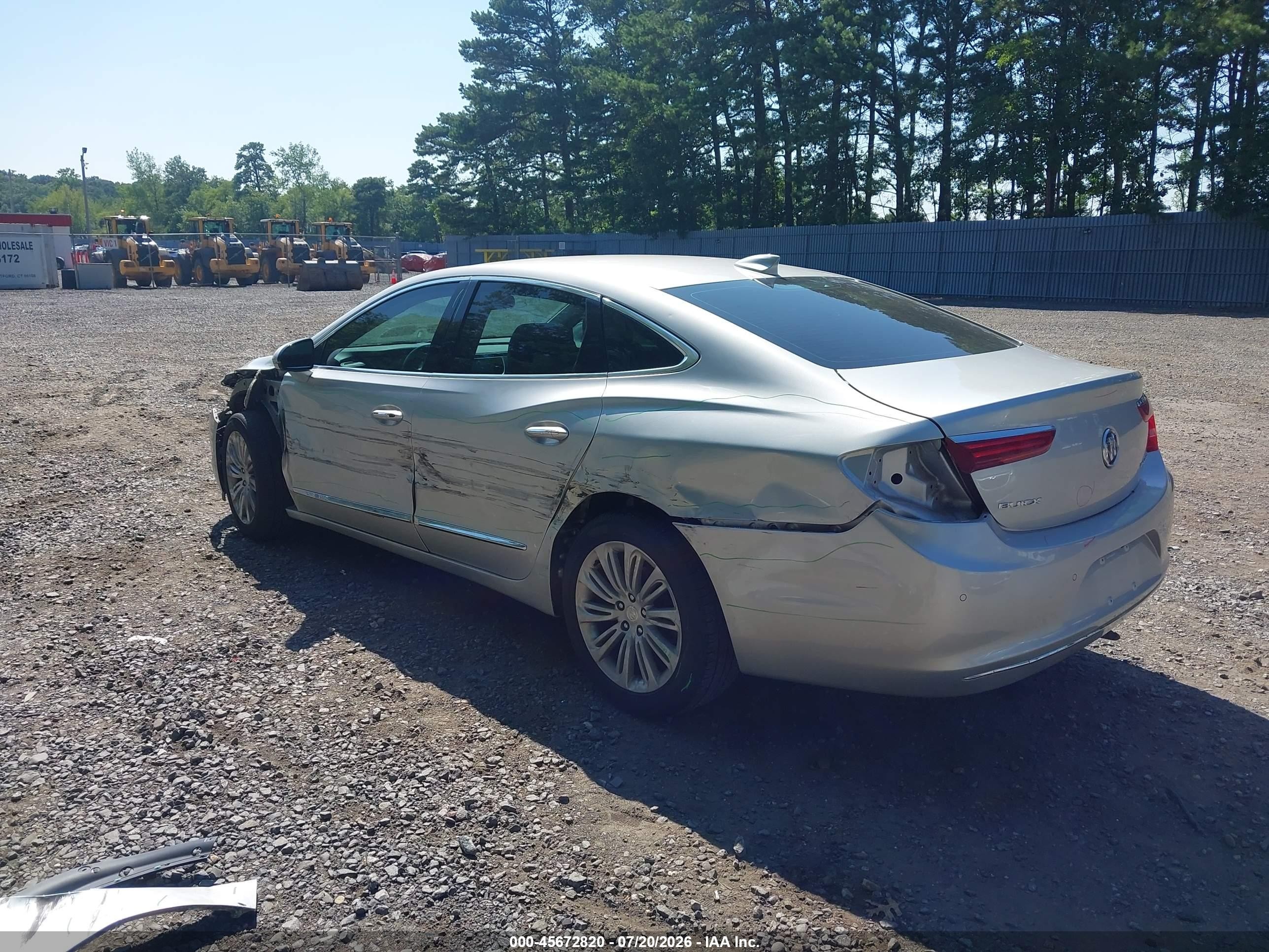 2018 Buick Lacrosse Essence Silver vin: 1G4ZP5SZ6JU125103