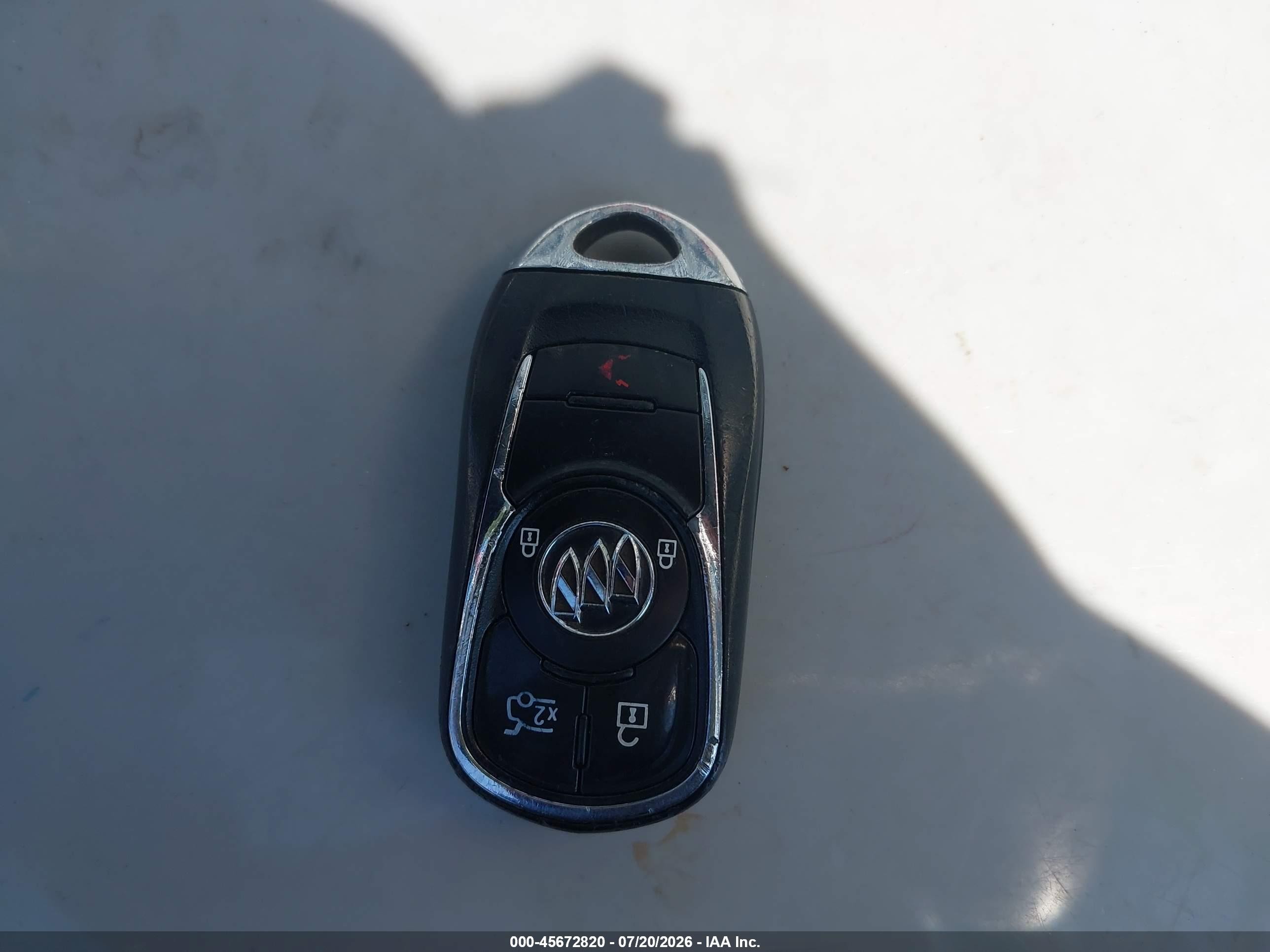 2018 Buick Lacrosse Essence Silver vin: 1G4ZP5SZ6JU125103