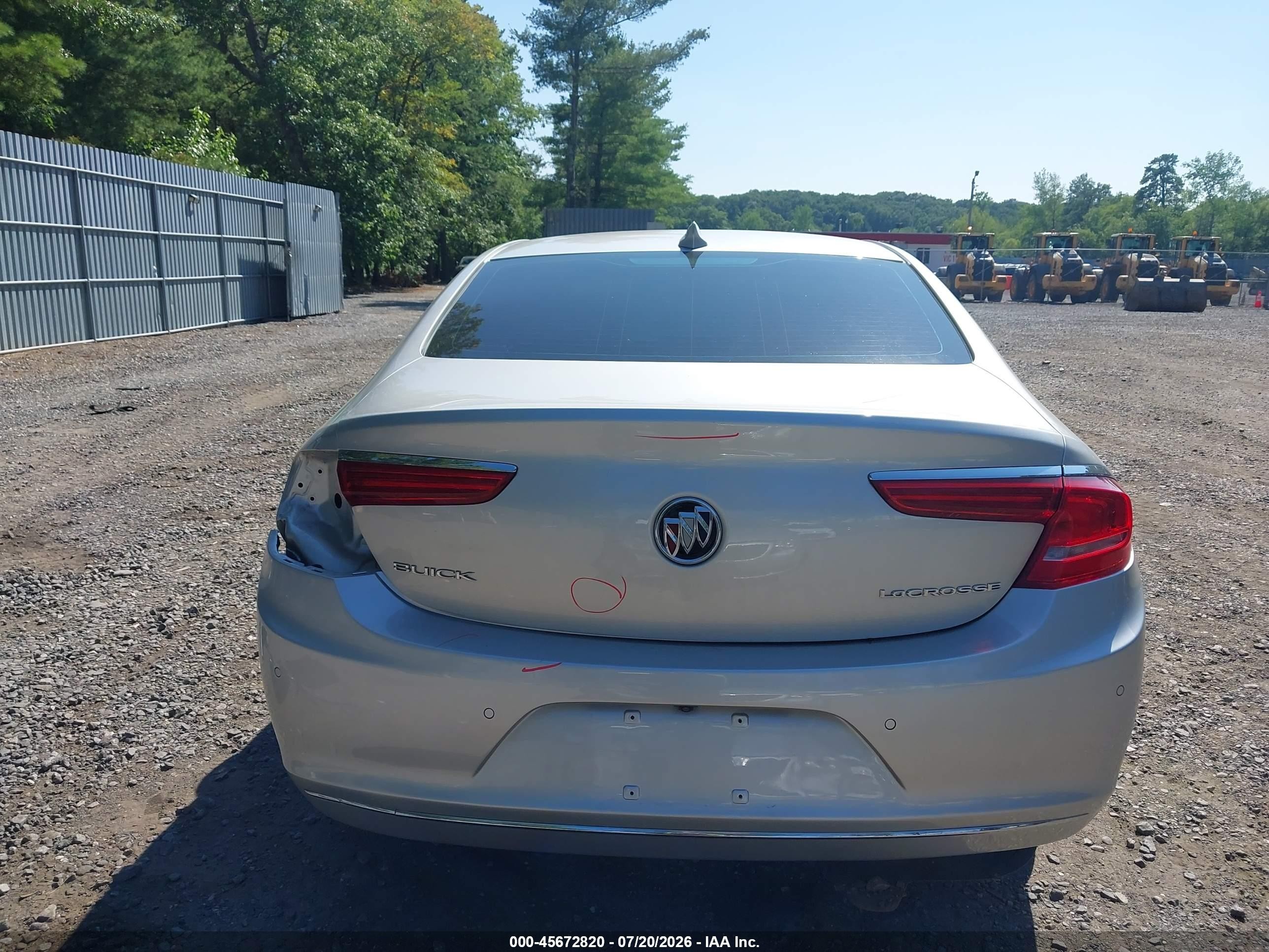 2018 Buick Lacrosse Essence Silver vin: 1G4ZP5SZ6JU125103